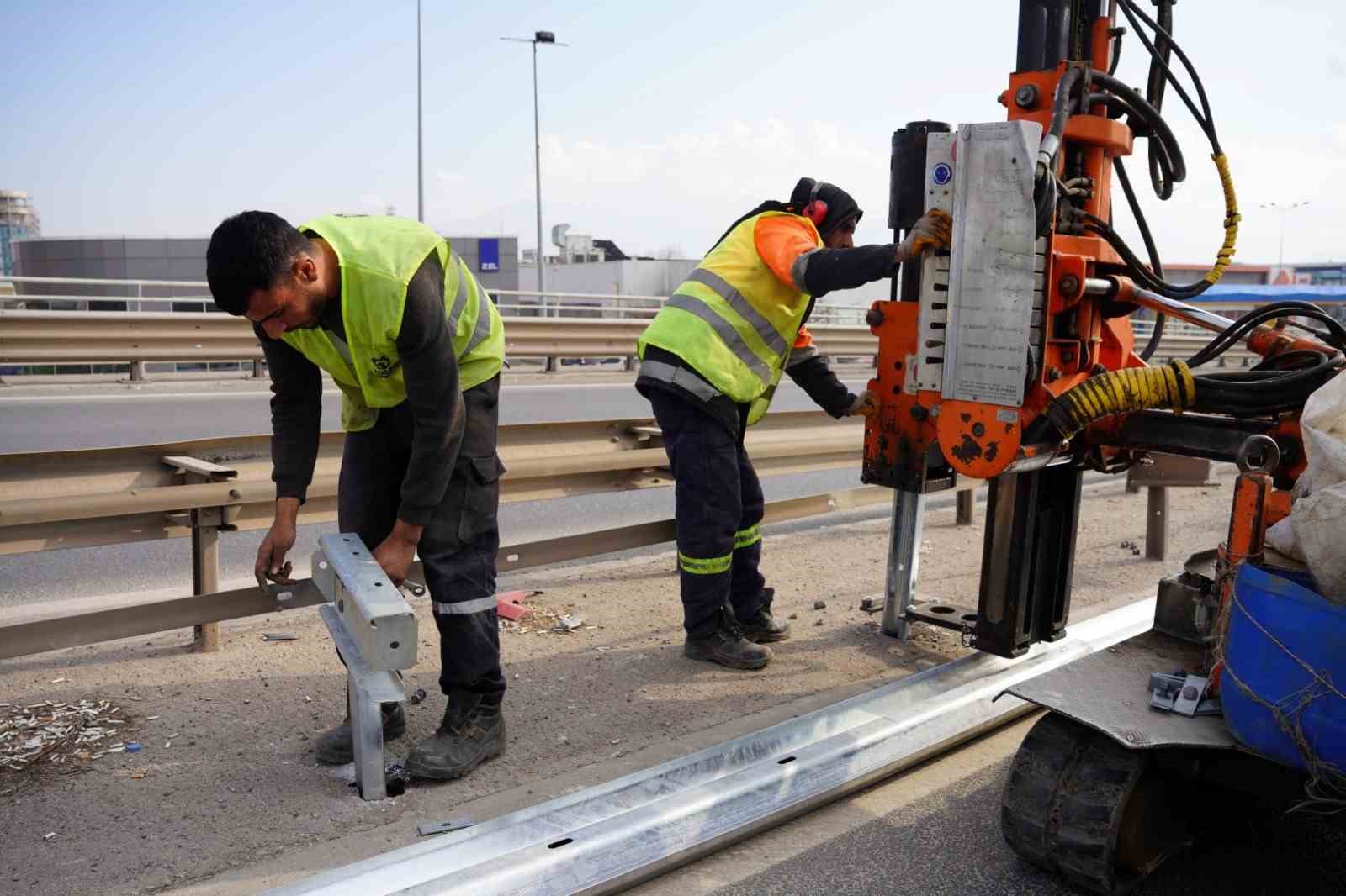 Hasarlı otokorkuluklar yenileniyor

