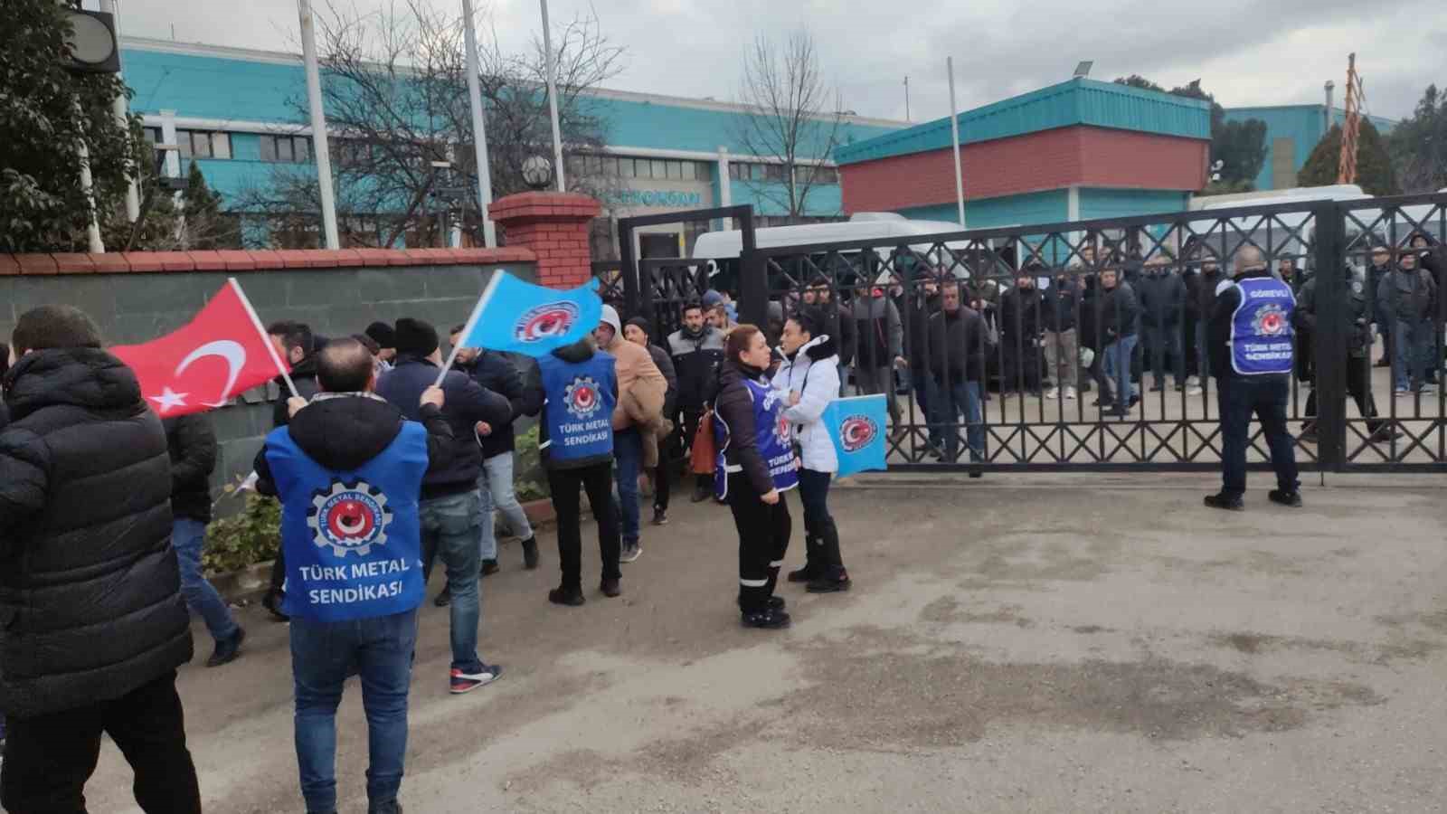 Karbosan sendikalandı, işçi çiftetelli ile kutladı