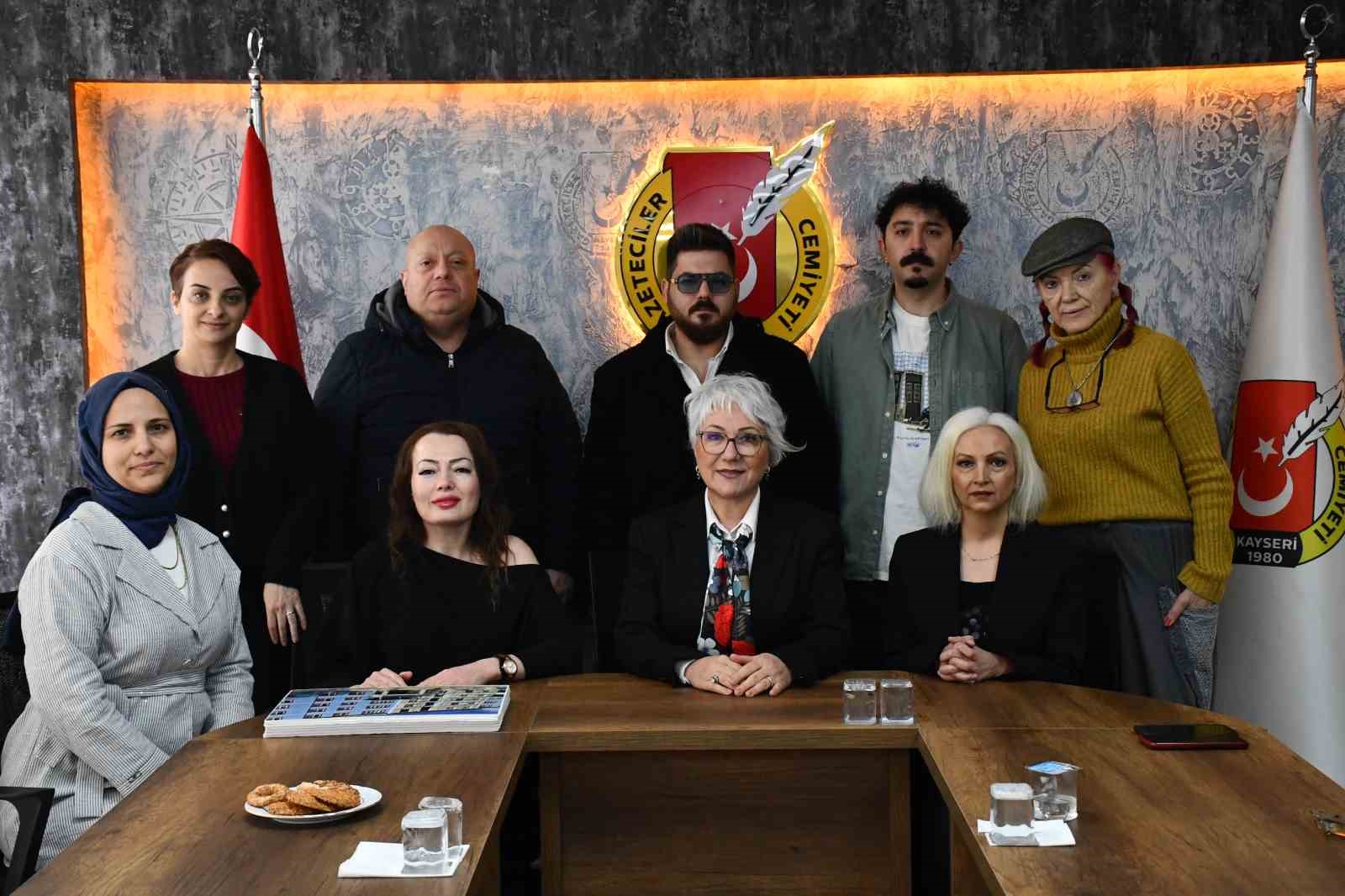 KİGDER’den depremde hasar alan okula yardım konseri