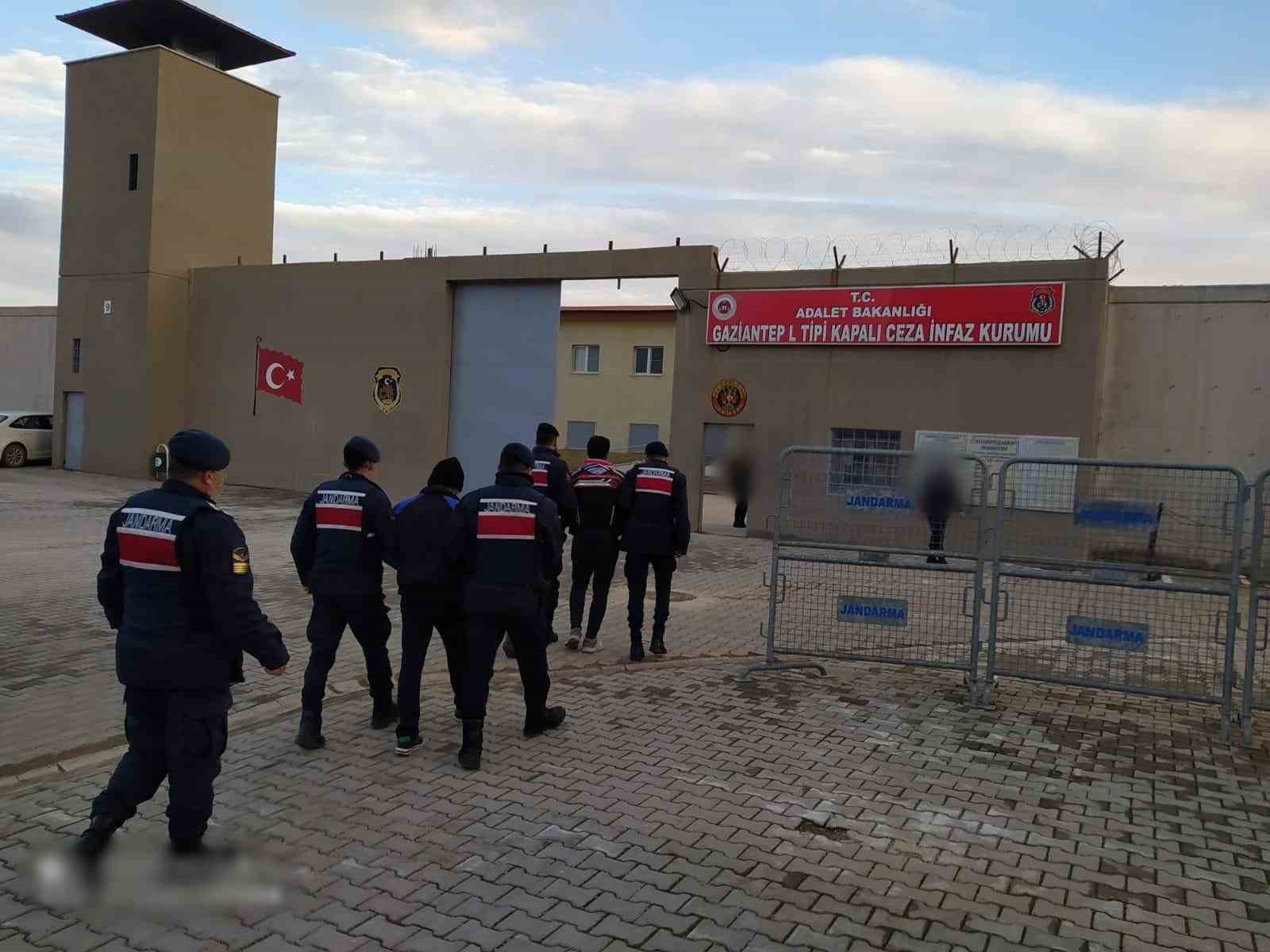 Gaziantep’te 27 vatandaşı 944 bin TL dolandıran 59 şüpheli yakalandı