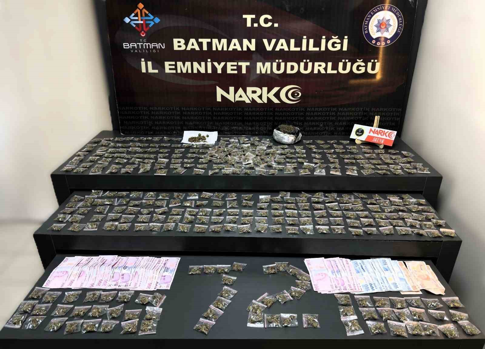 Batman’da uyuşturucu madde ile yakalanan sokak satıcısı yakalandı
