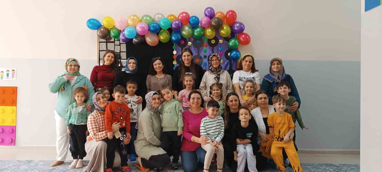 Miniklerden anlamlı hediye