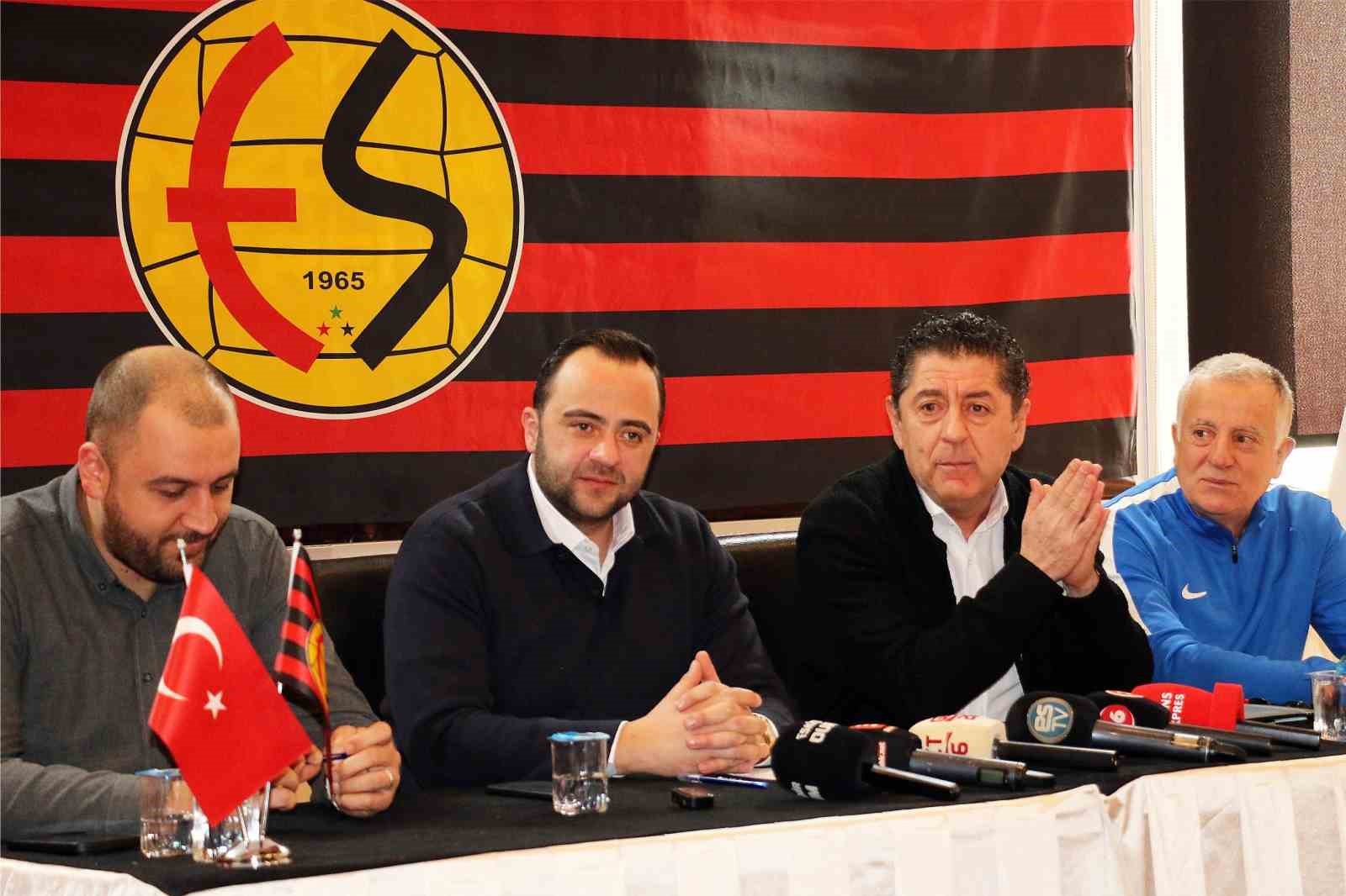 Eskişehirspor’un yeni teknik direktörü Ümit Metin Yıldız oldu