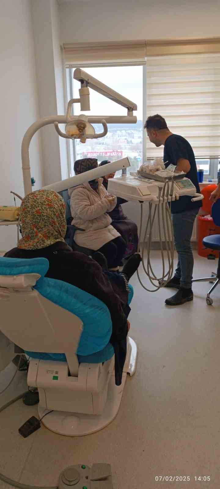 Bozüyük Toplum ve Ruh Sağlığı Merkezi danışanlarının diş taraması yapıldı