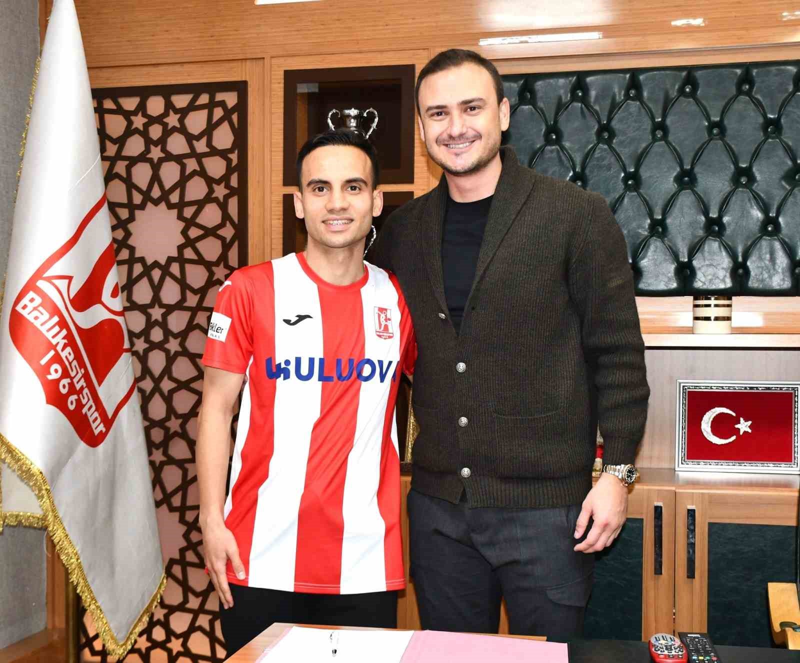 Berkay G&ouml;rmez, kiralık olarak Balıkesirspor&rsquo;da
