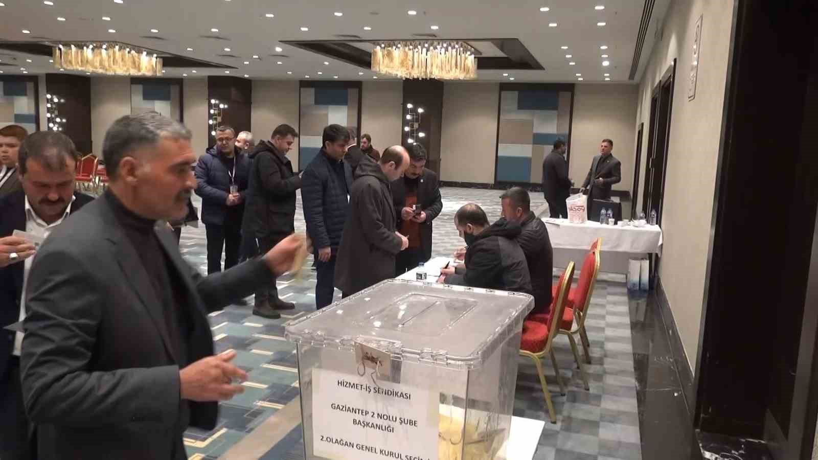 Hizmet-iş Başkanı Hoşaf güven tazeledi