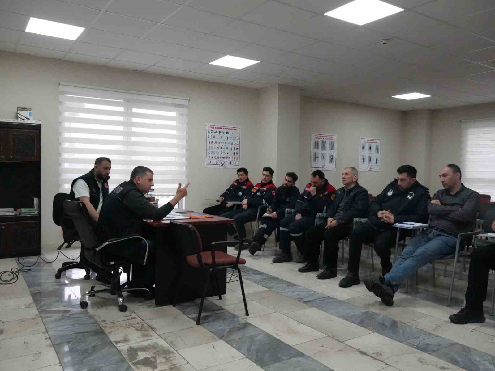 Düzce İtfaiyesi Yeniçağa İtfaiyesi’ne eğitim verdi