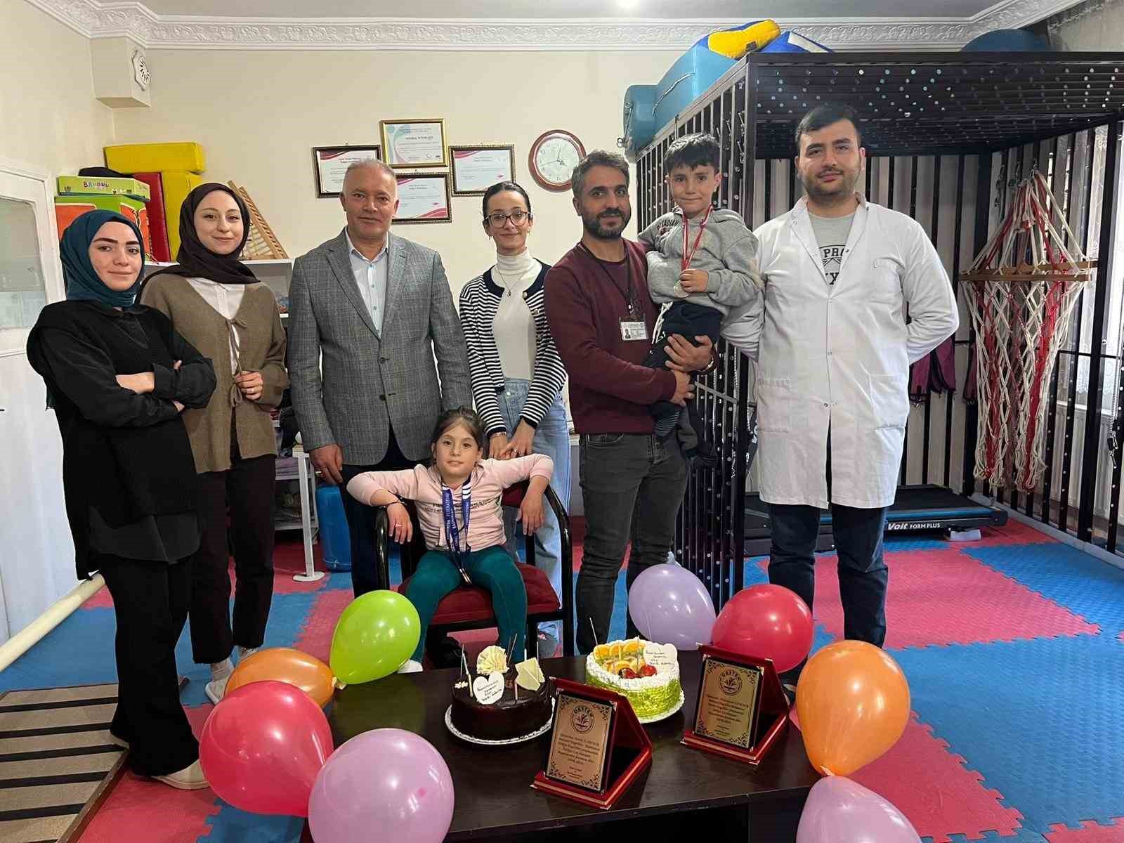 Tatvanlı sporcular T&uuml;rkiye şampiyonasından dereceyle d&ouml;nd&uuml;
