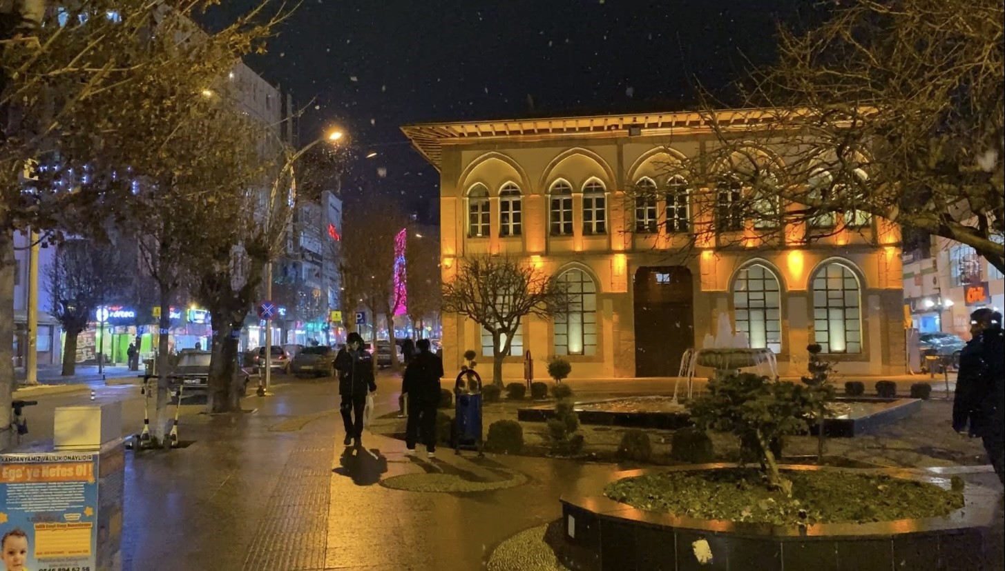 Çorum’da kar yağışı etkili olmaya başladı