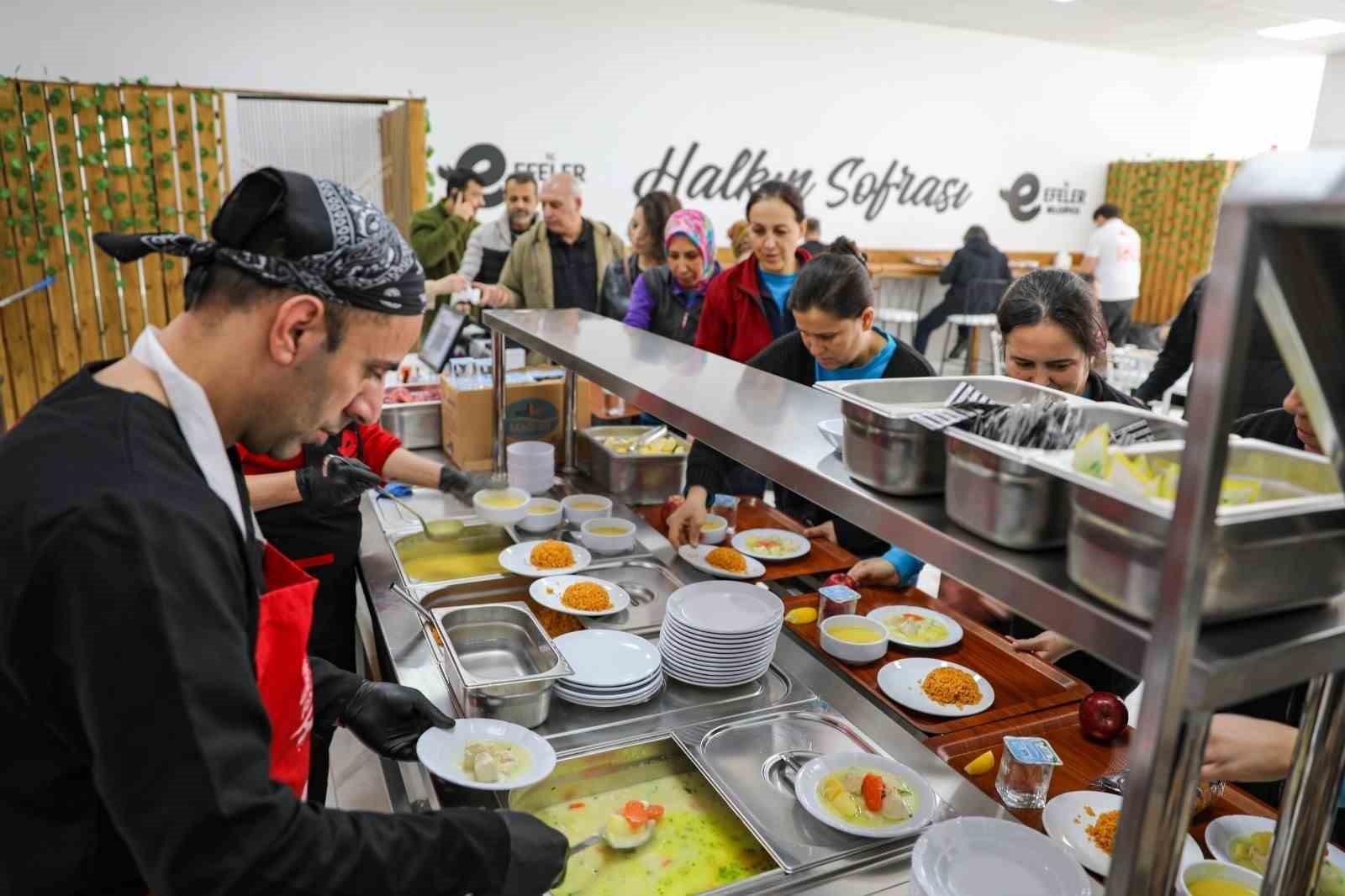 Başkan Yetişkin’in sosyal projeleri memnun ediyor
