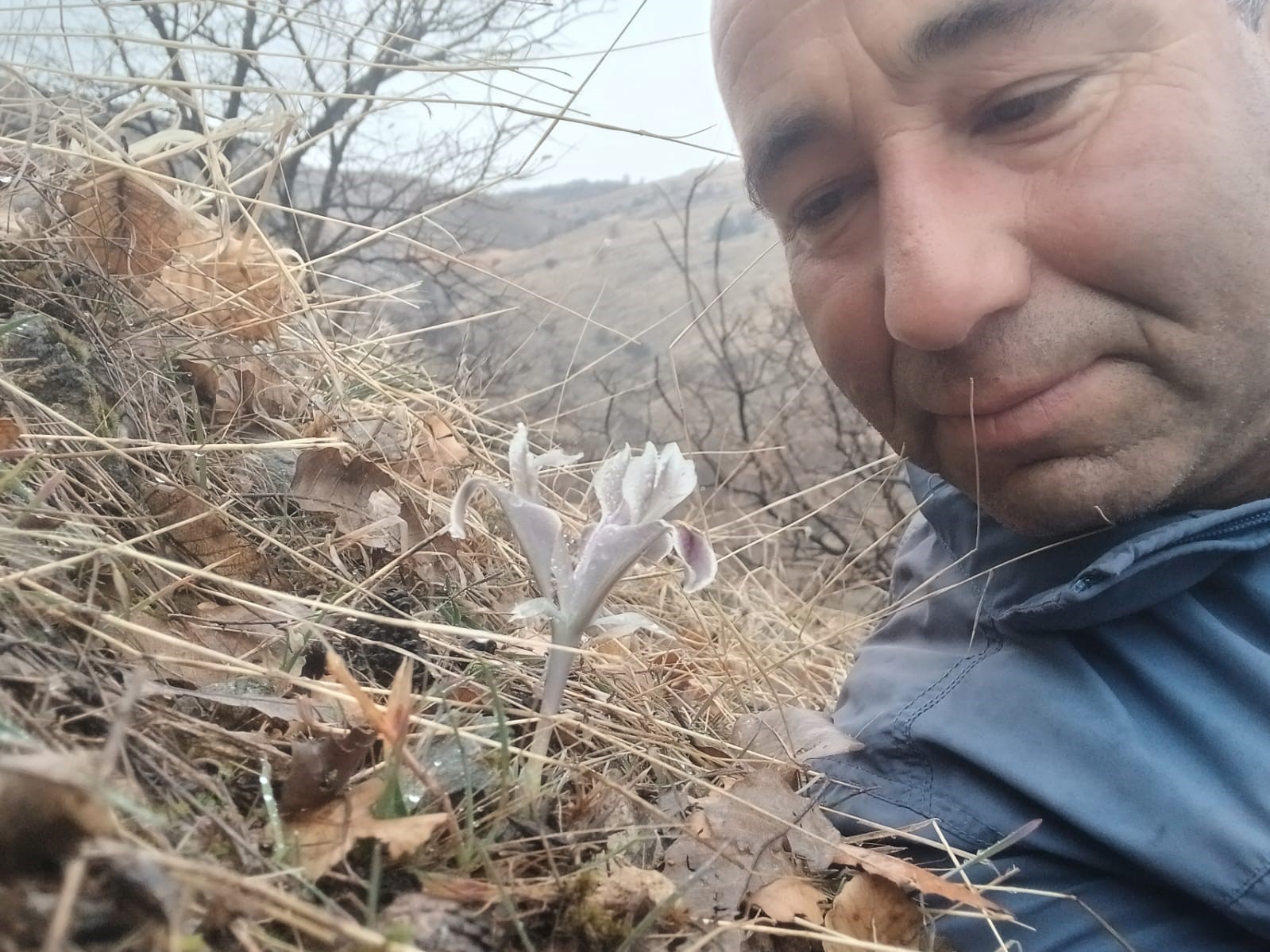 Malatya&rsquo;da kar yağışı devam ederken P&uuml;t&uuml;rge&rsquo;de nevruz ve badem ağa&ccedil;ları &ccedil;i&ccedil;ek a&ccedil;tı
