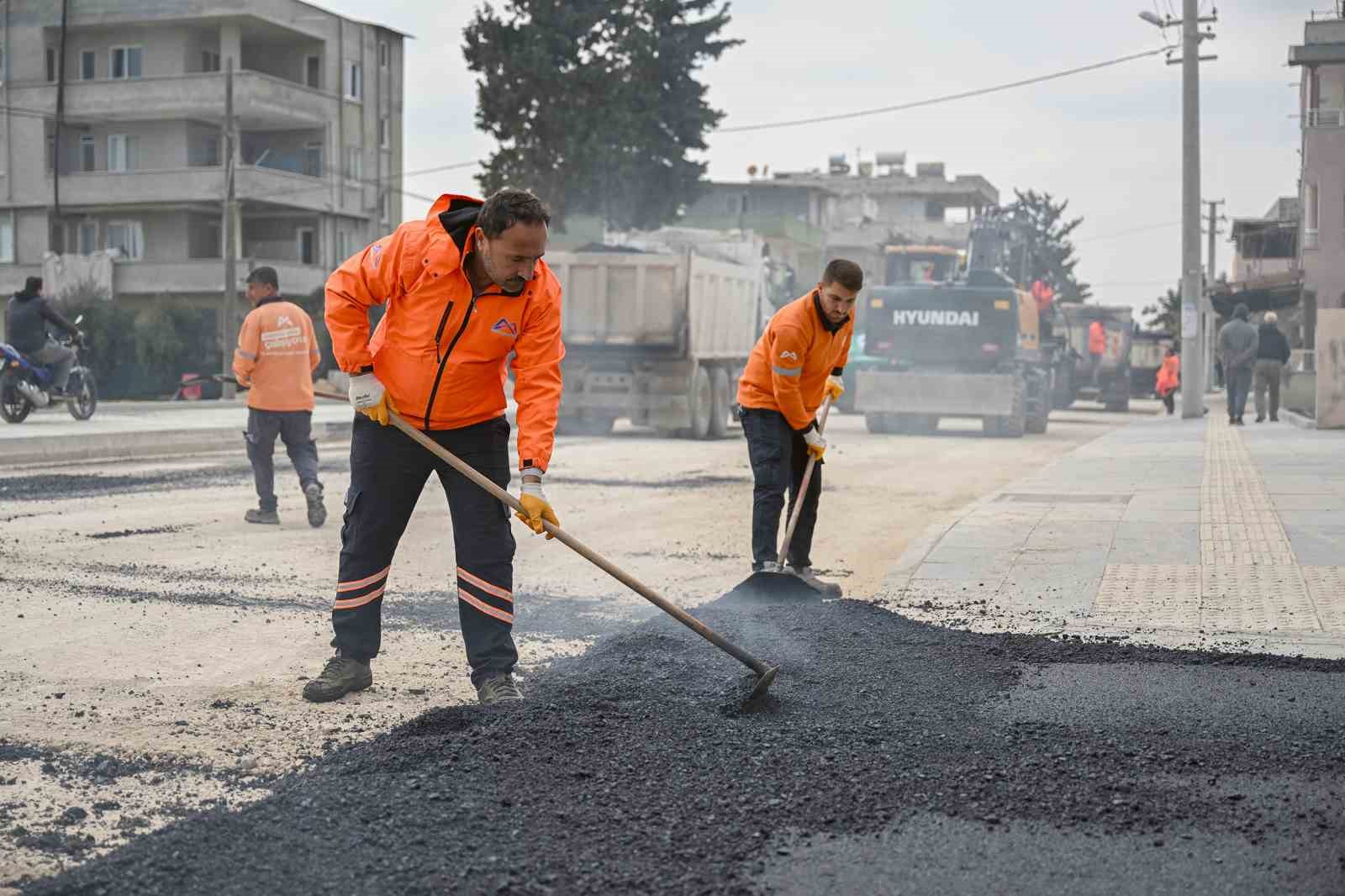 Kazanlı’da yol çalışmaları başladı
