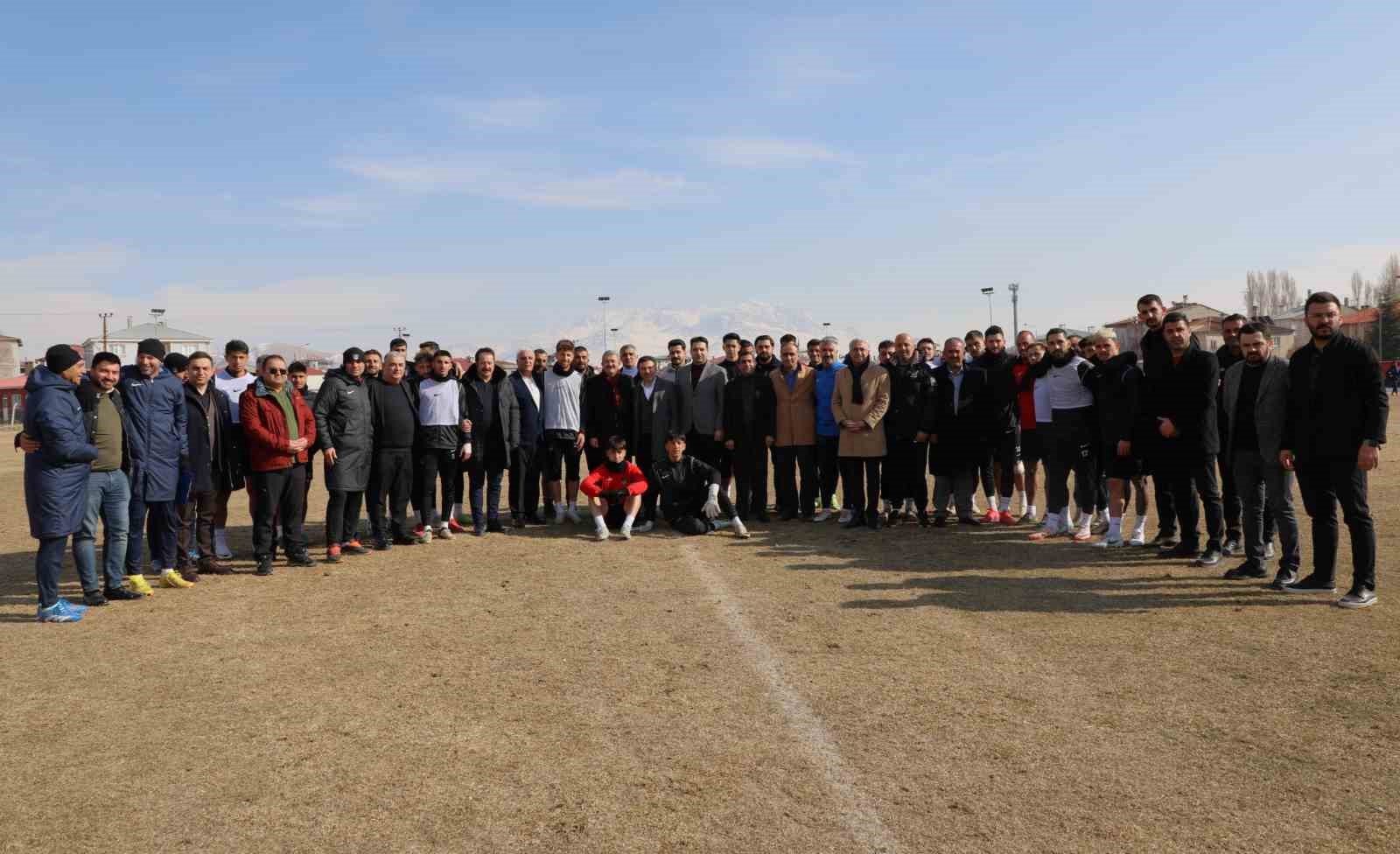 Necdet Takva: "Vanspor, Van&rsquo;ın en &ouml;nemli markasıdır"
