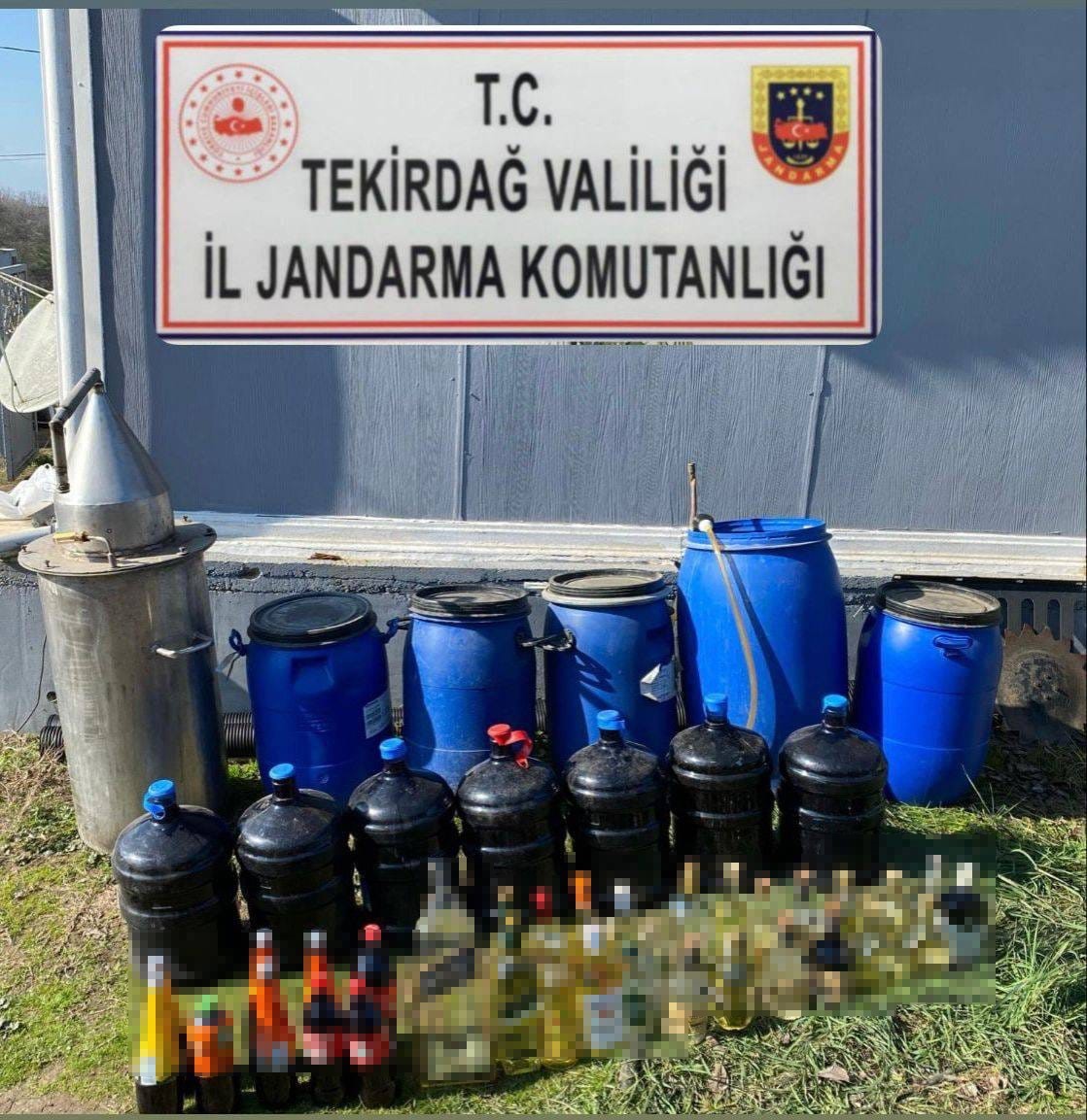Tekirdağ’da kaçak ve sahte alkollü içki operasyonunda 694 litre içki ele geçirildi