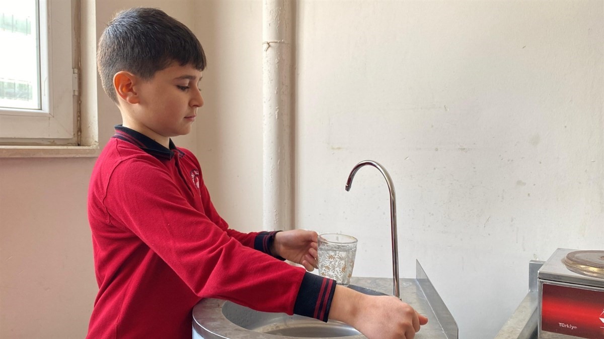Batman’da 100 okula arıtmalı su sebili monte edildi