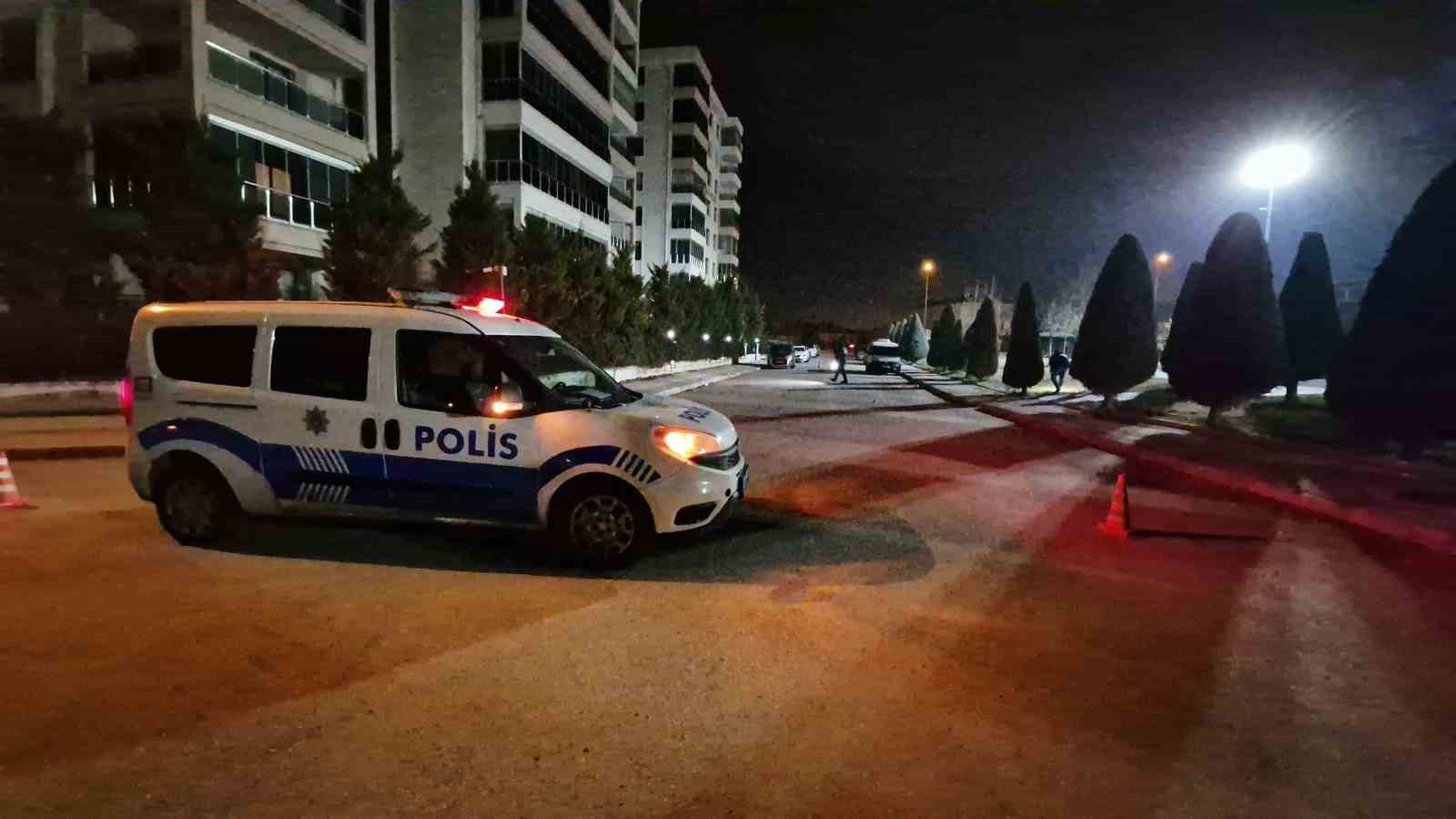 Karaman&rsquo;da silah ve bı&ccedil;aklı kavga: 1 &ouml;l&uuml;, 1 yaralı
