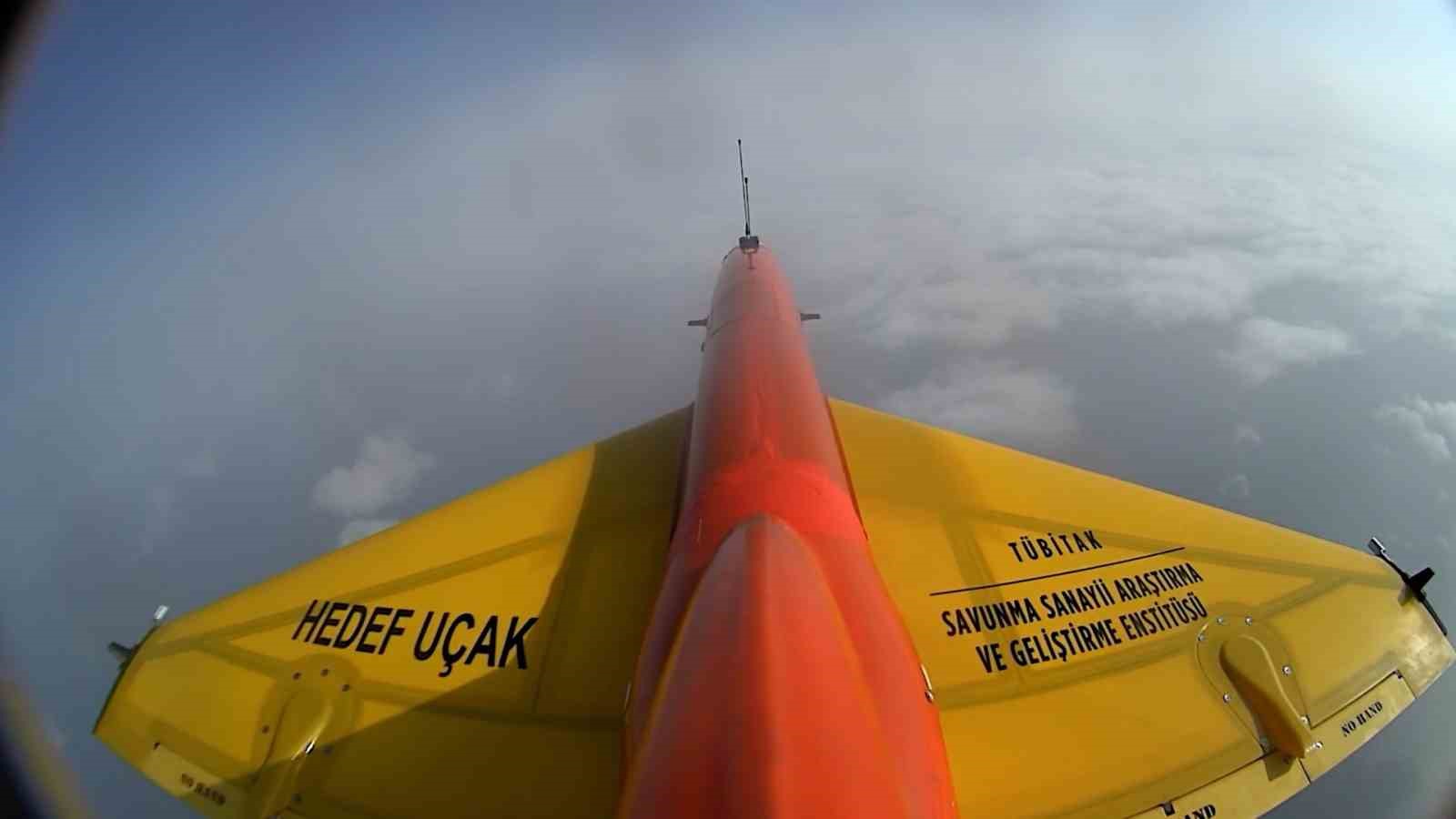 Milli GÖKDOĞAN füzesi hedefi tam isabetle vurdu