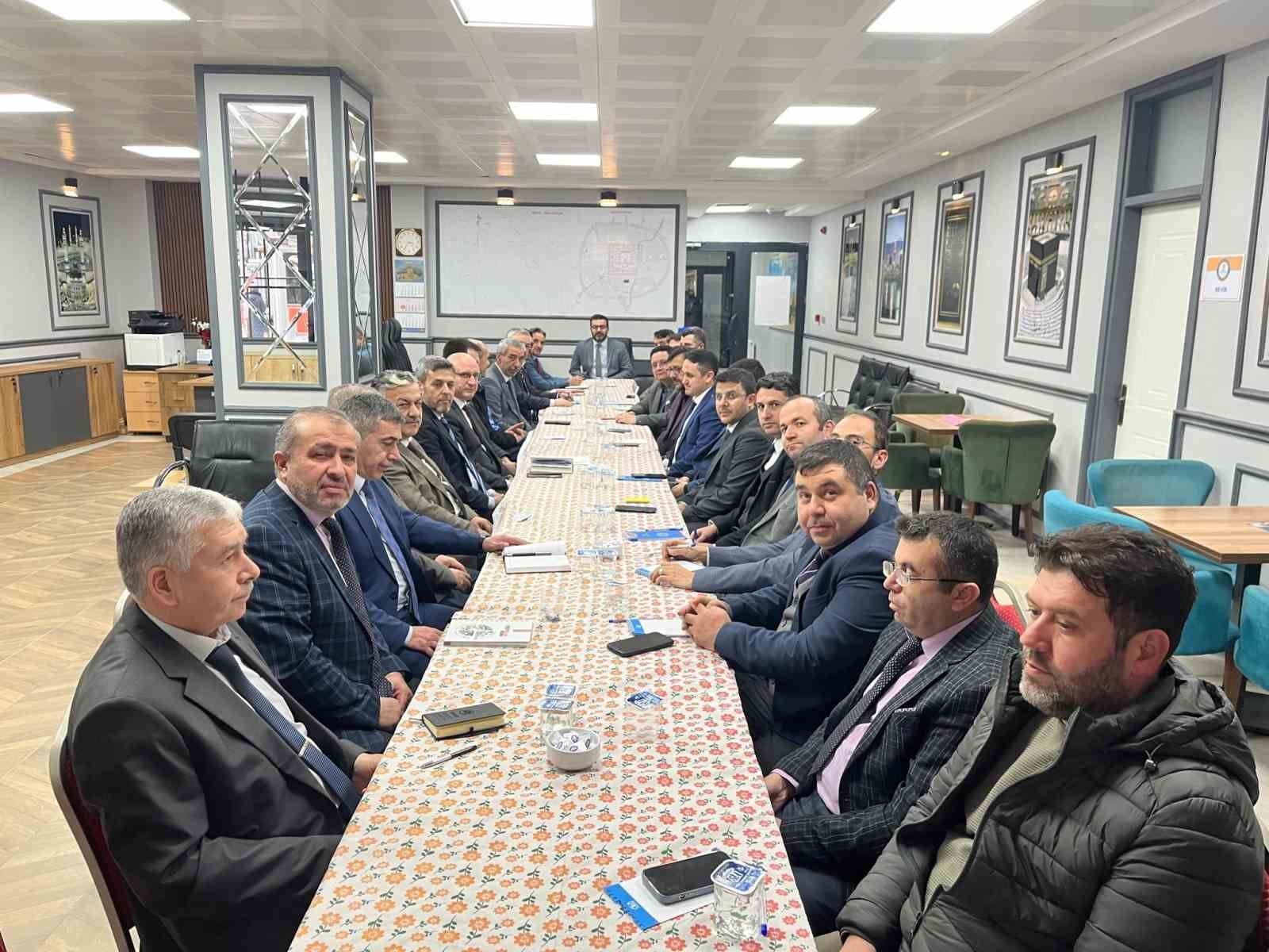 K&uuml;tahya&rsquo;da "Merkez-Taşra Buluşmaları" kapsamında at&ouml;lye &ccedil;alışmaları d&uuml;zenlendi
