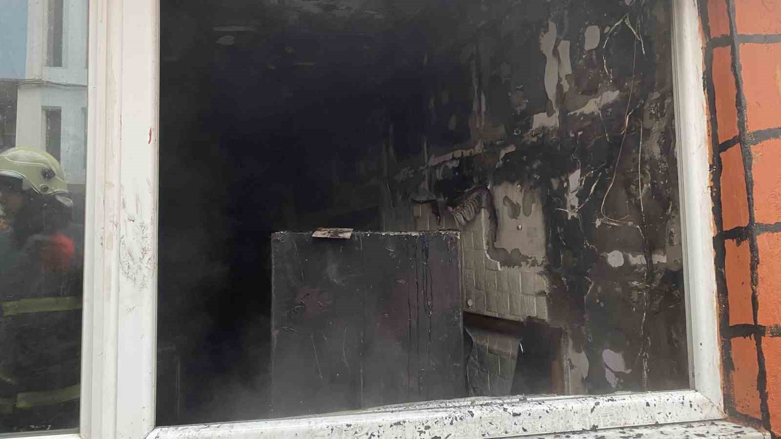 Ordu&rsquo;da emlak&ccedil;ı d&uuml;kkanında yangın
