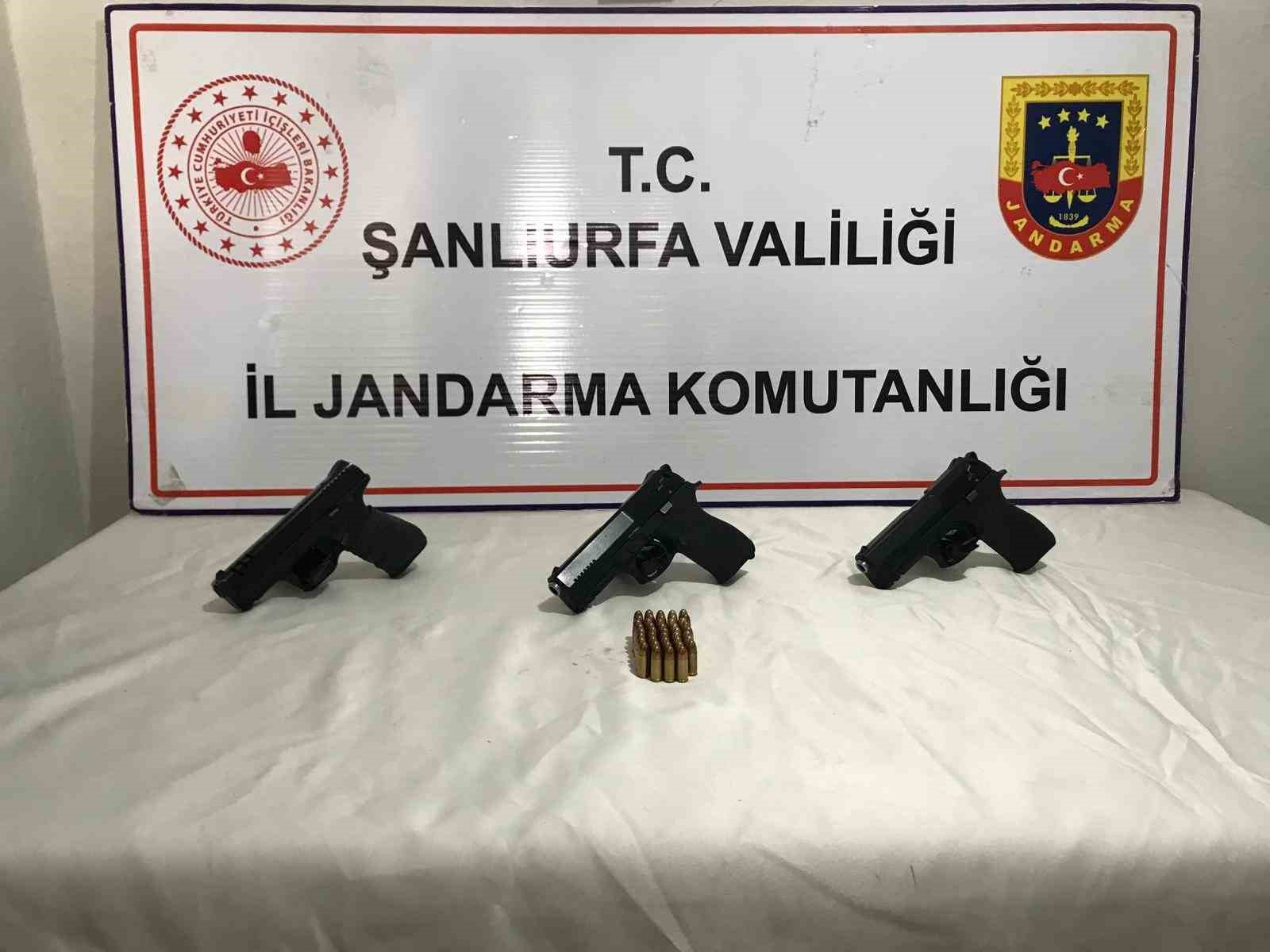 Şanlıurfa&rsquo;da silah ka&ccedil;ak&ccedil;ılarına operasyon: 5 g&ouml;zaltı
