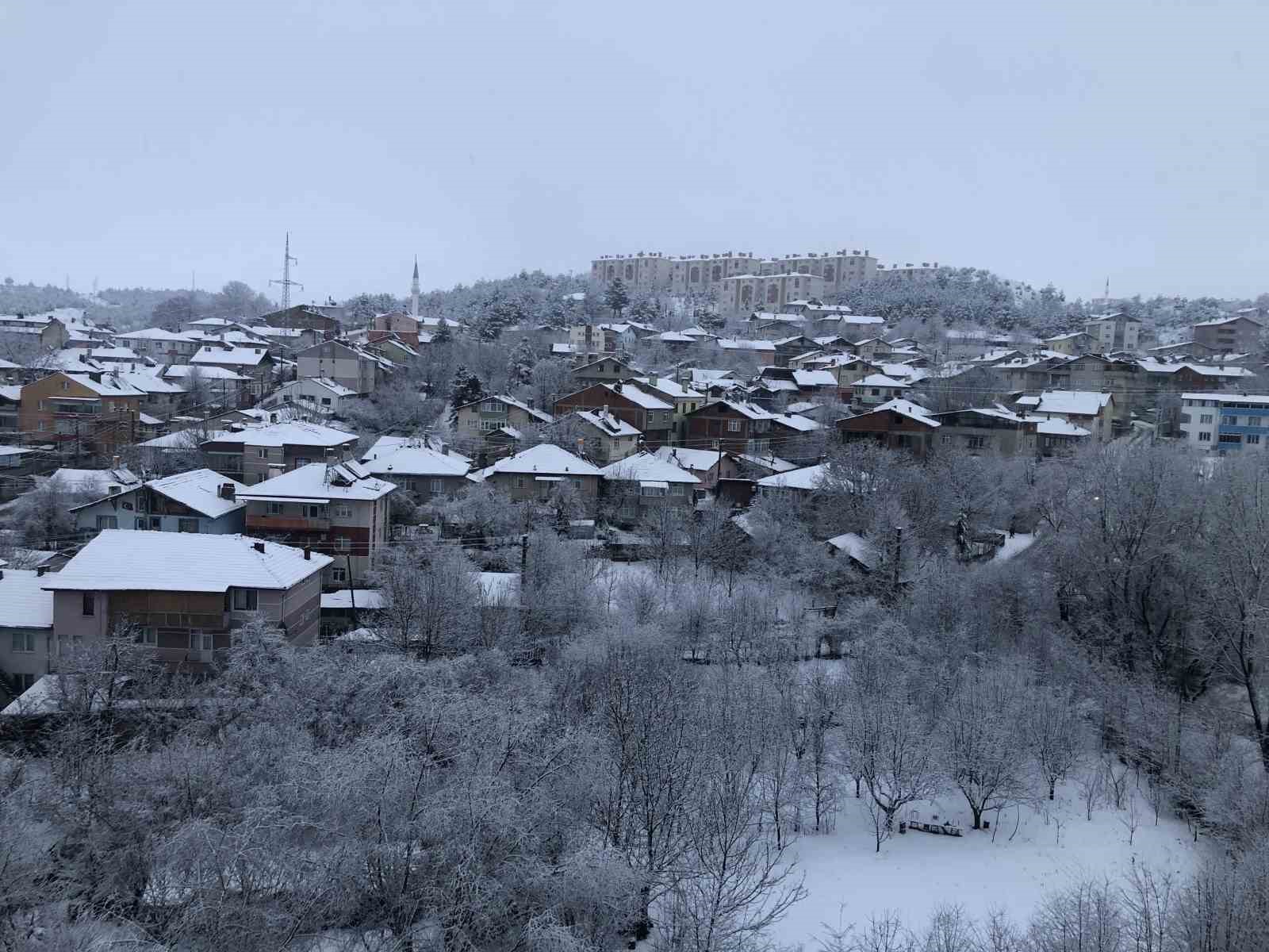 Kastamonu’da çocukların kar sevinci
