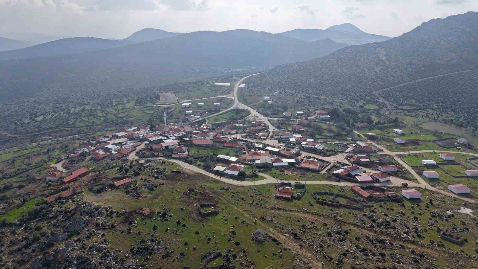 Manisa’da bir mahallenin daha içme suyu sorunu tarih oluyor
