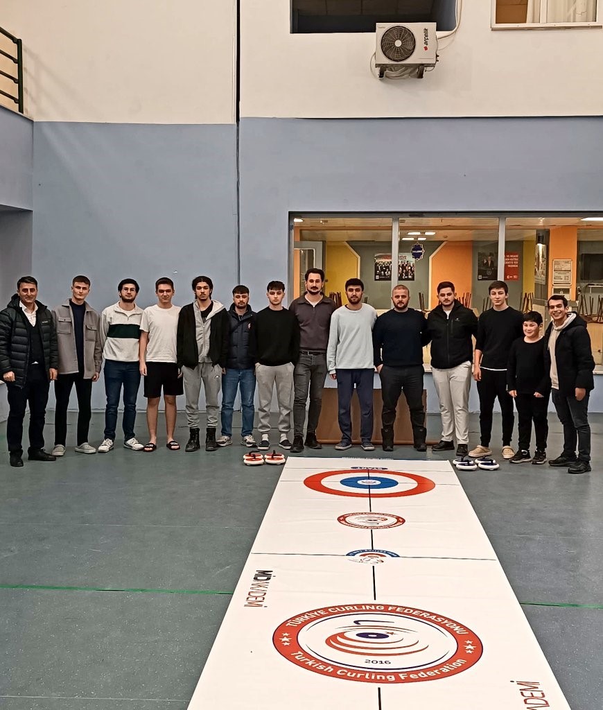 Yeni döneme floor curling ile başladılar
