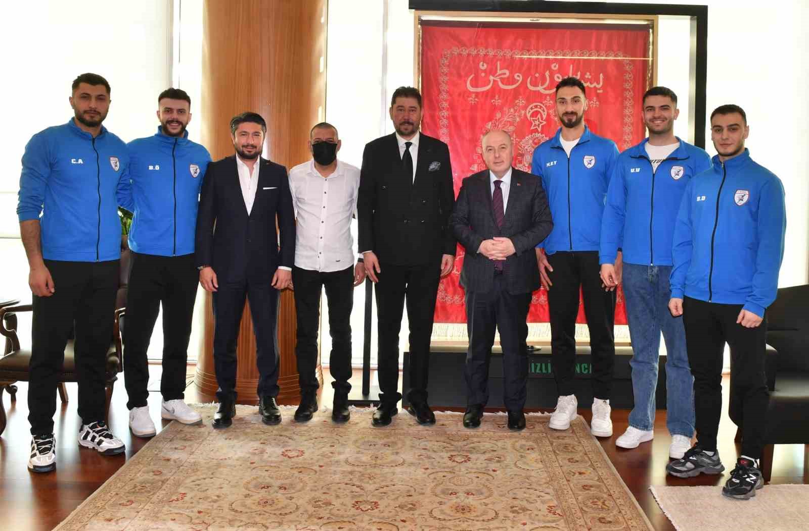 Denizli’ye bir ilki yaşatmaya hazırlanan Denizlispor Cavidil, Vali Coşkun’u ziyaret etti