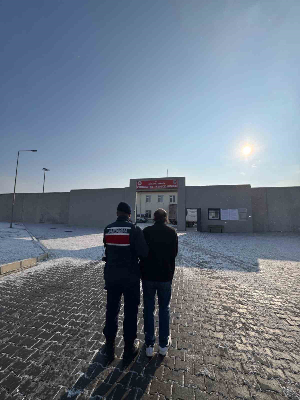 Afyonkarahisar’da kaçak şahıs yakalandı