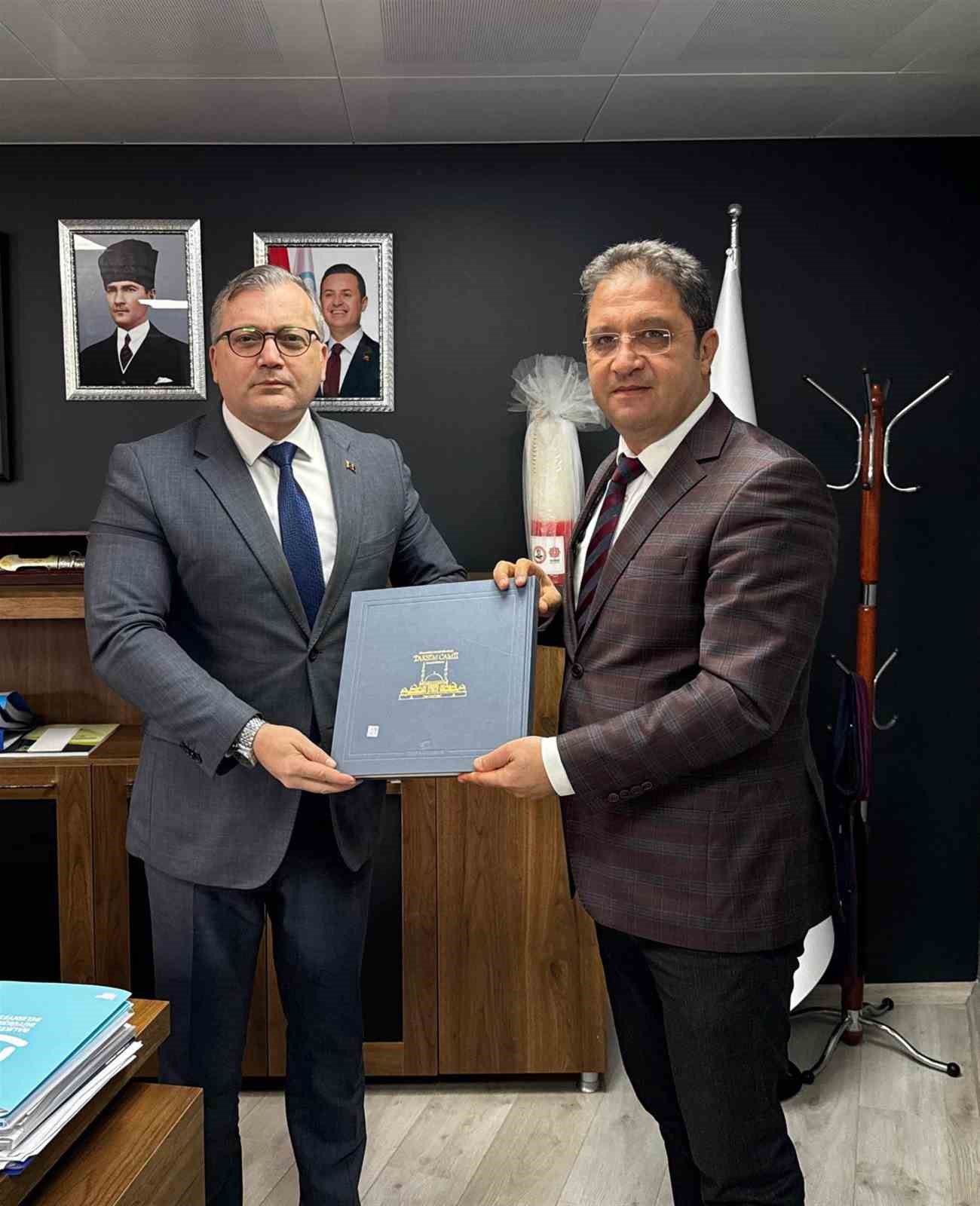 BİK M&uuml;d&uuml;r&uuml; Başeğmez&rsquo;den hayırlı olsun ziyareti
