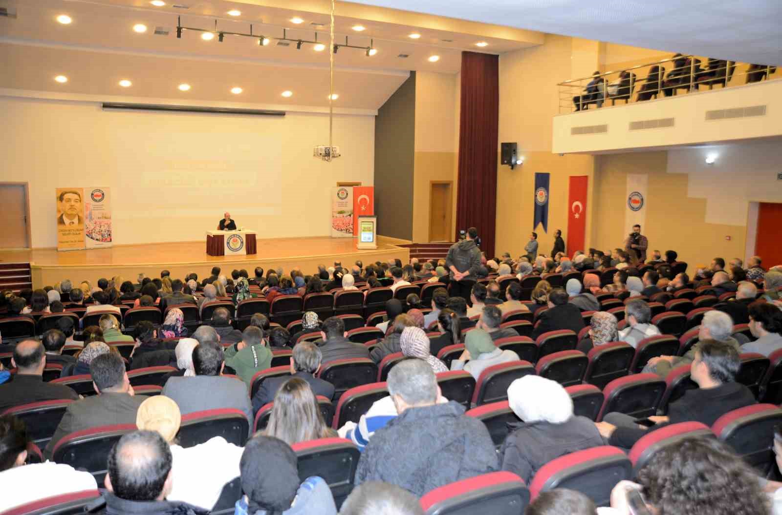 Eğitim-Bir-Sen Adana Şubesi&rsquo;nden "Dijital &Ccedil;ağda &Ouml;ğretmenlik" Konferansı
