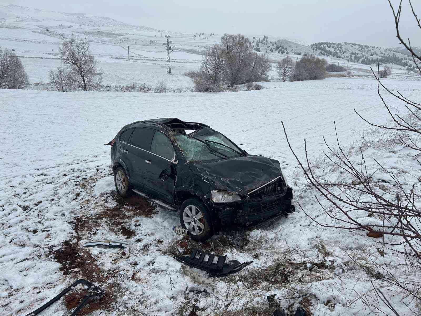 &Ccedil;orum&rsquo;da cip şarampole yuvarlandı: 1 yaralı
