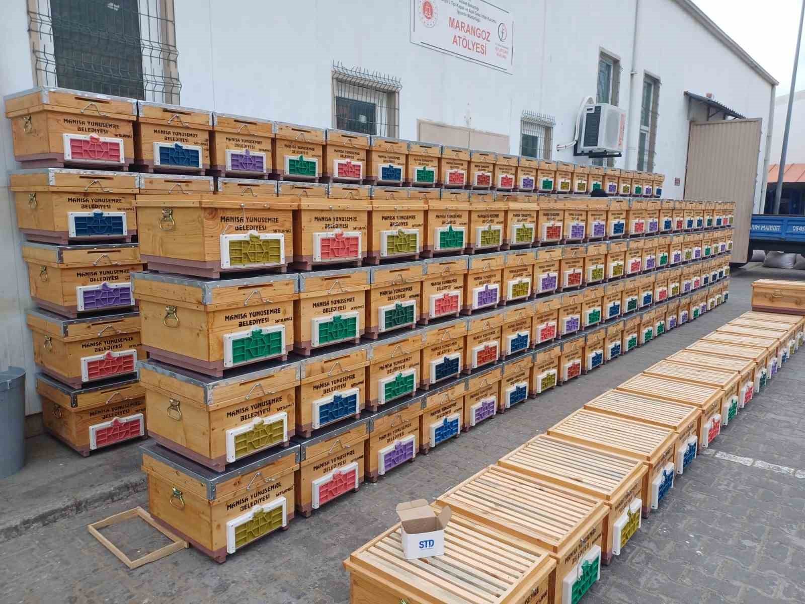 H&uuml;k&uuml;ml&uuml;lerin &uuml;rettiği kovanlar &uuml;reticiye dağıtılacak
