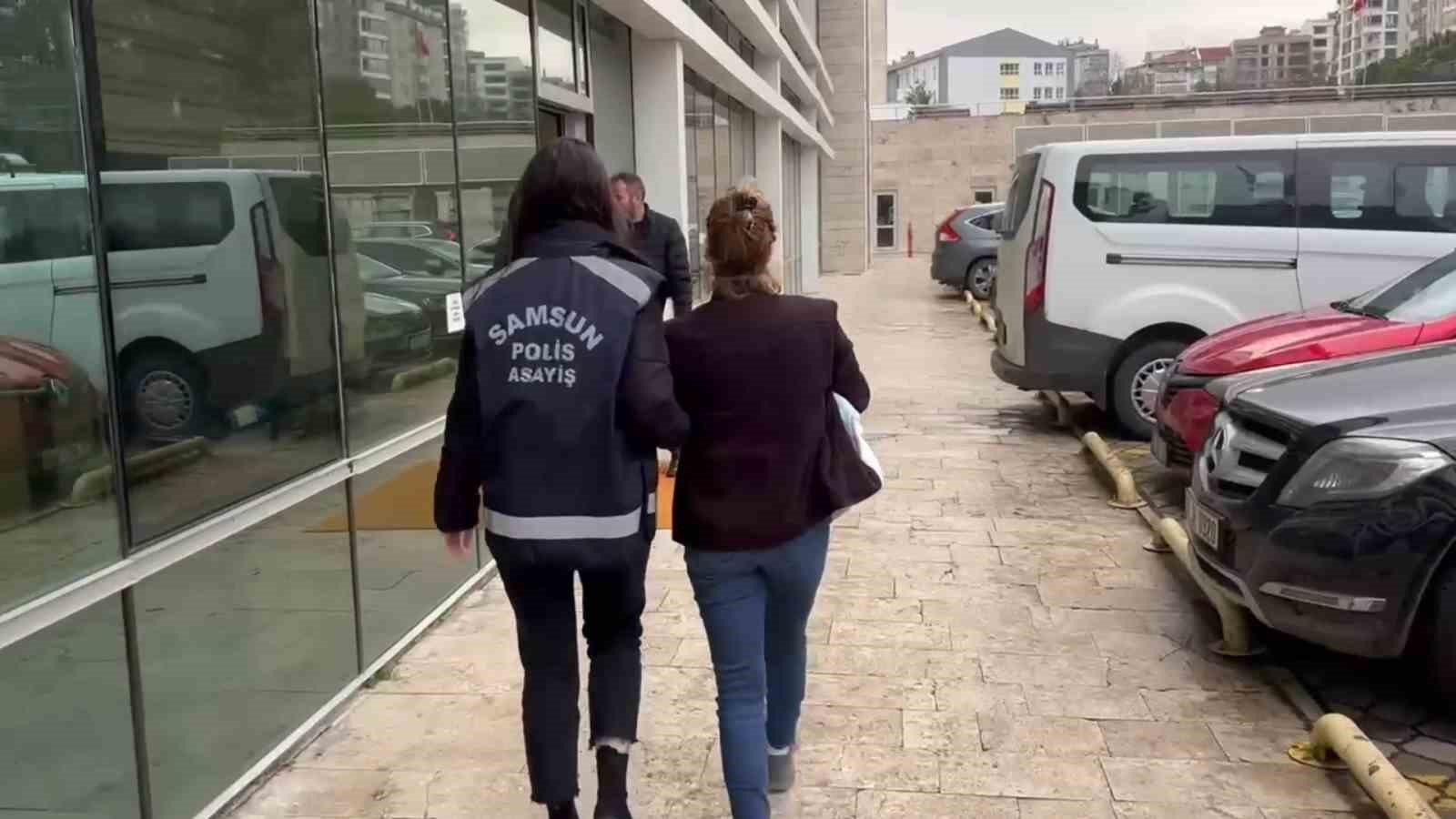 Evden 75 bin liralık altın ve para &ccedil;alan kadın yakalandı

