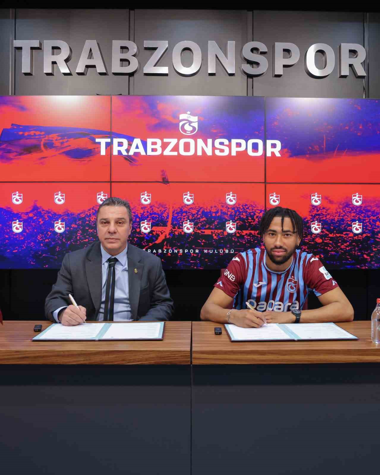Tim Jabol Folcarelli: "Trabzonspor gibi b&uuml;y&uuml;k bir camiada yer almaktan dolayı &ccedil;ok mutluyum"
