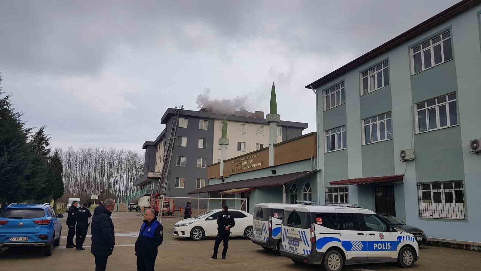 Samsun’da lise pansiyonunda baca yangını