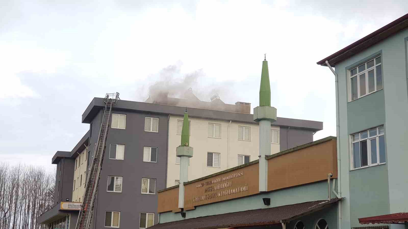 Samsun&rsquo;da lise pansiyonunda baca yangını
