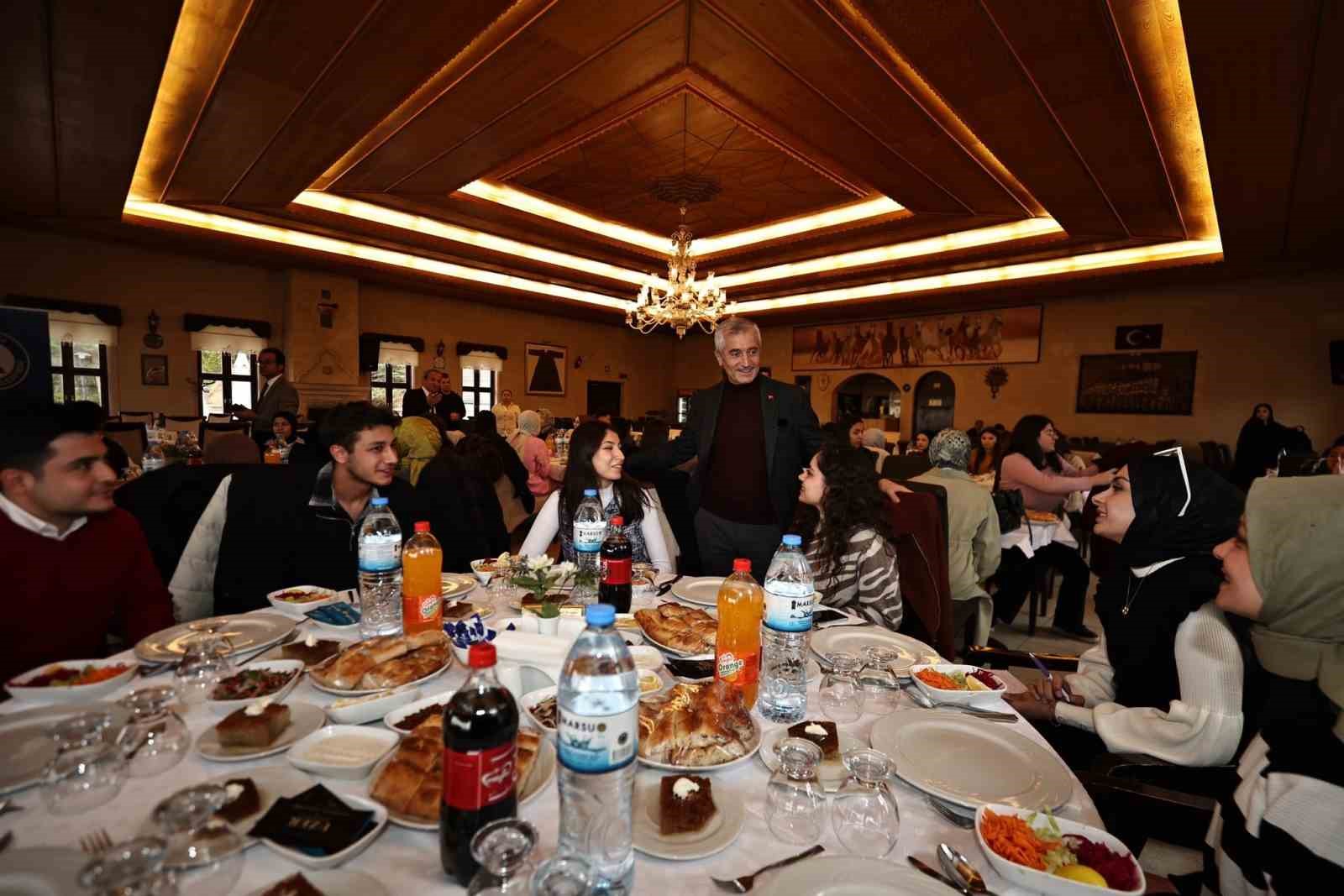 Başkan Tahmazoğlu’ndan öğrencilere müjde