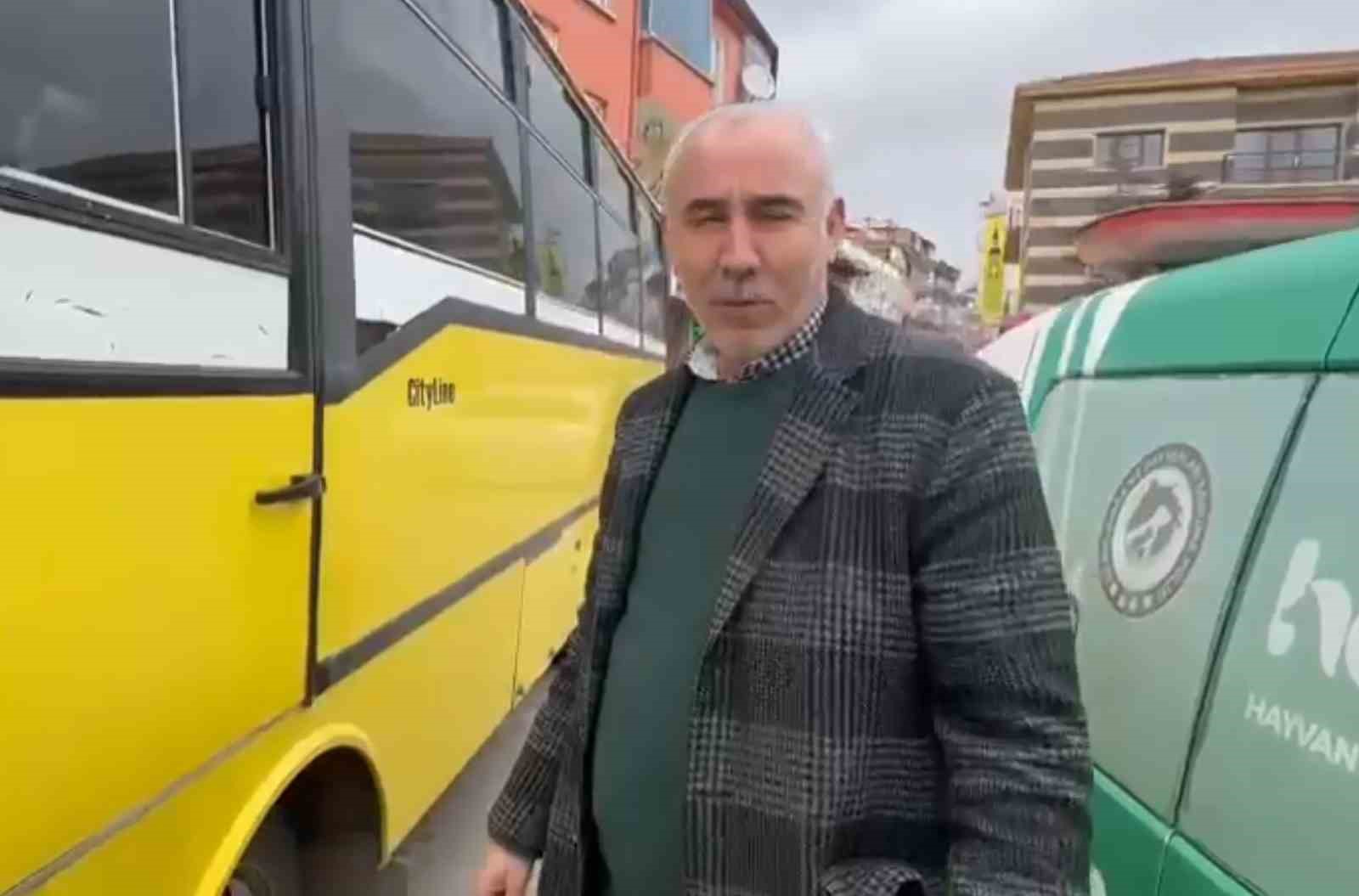 Özel halk otobüsünde unutulan telefonu polise teslim etti