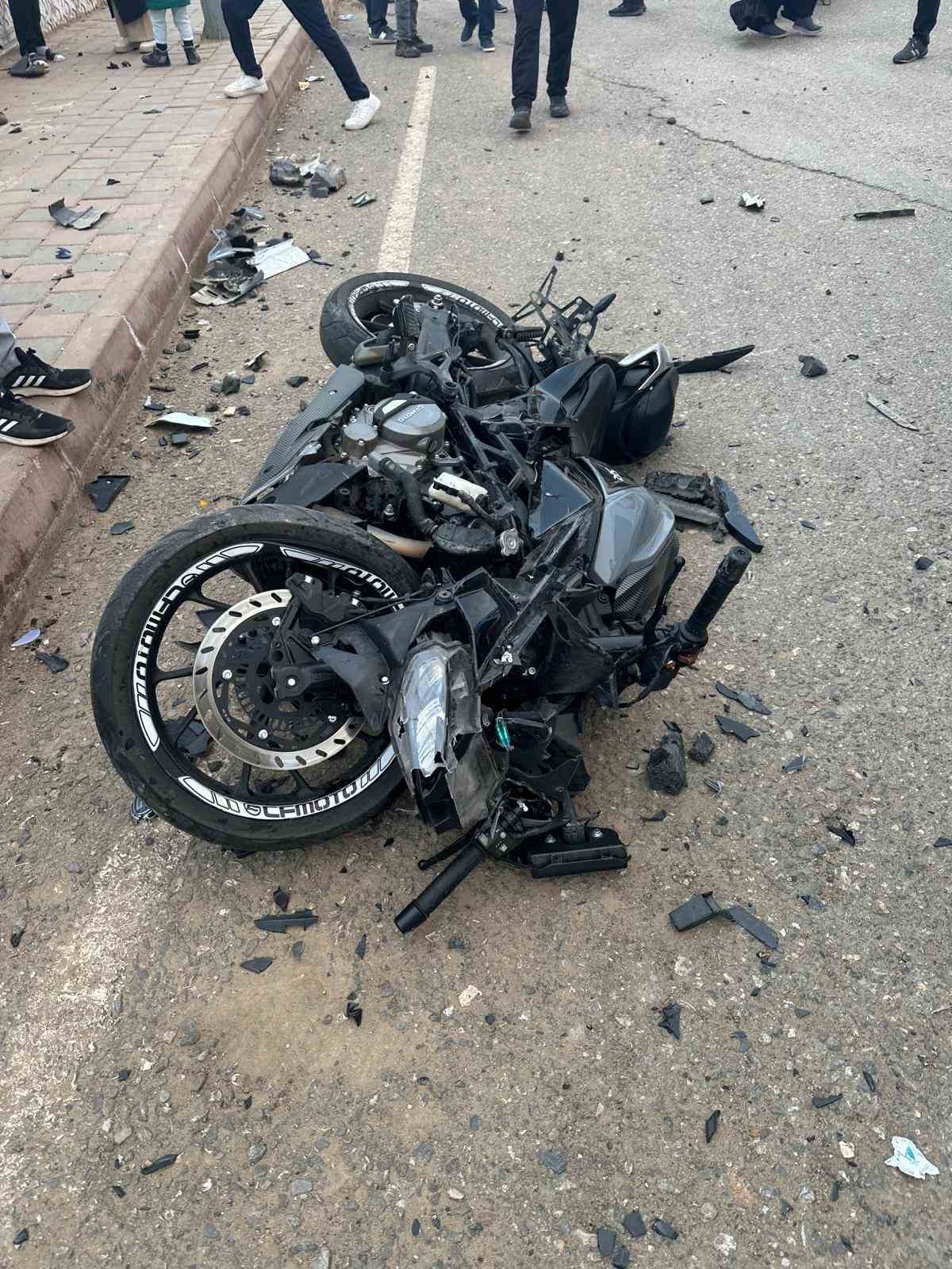 Siirt’te otomobil ile motosiklet çarpıştı: 1 ölü