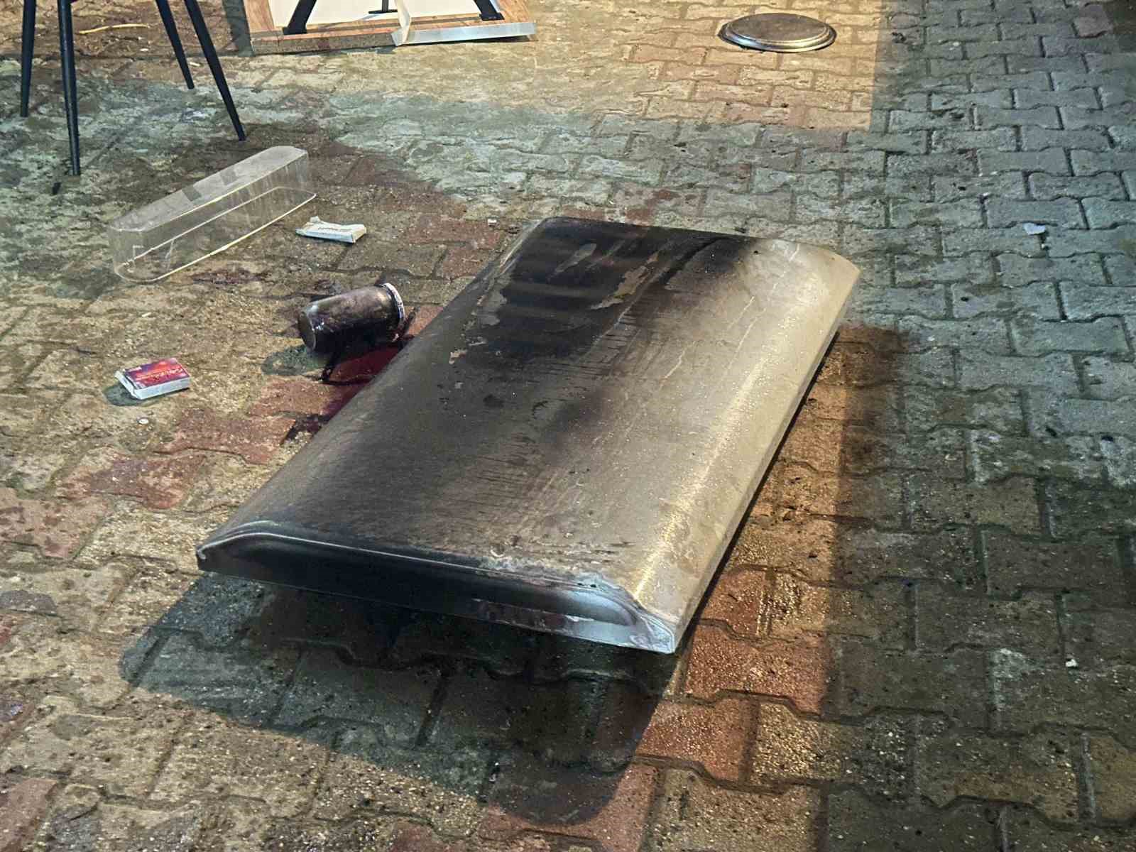 Buzdolabı motoru patladı, evde yangın çıktı