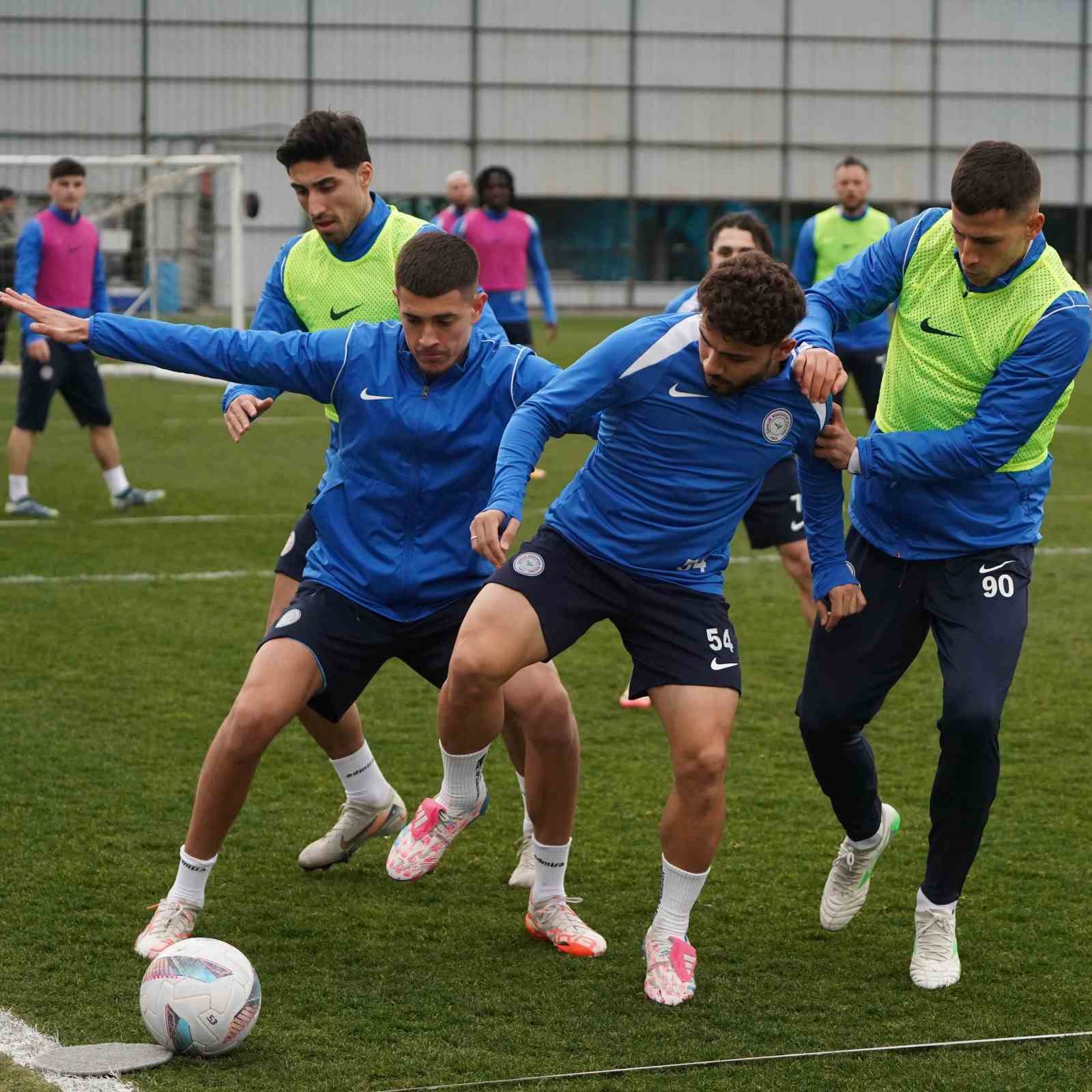 Çaykur Rizespor, Galatasaray maçı hazırlıklarına başladı
