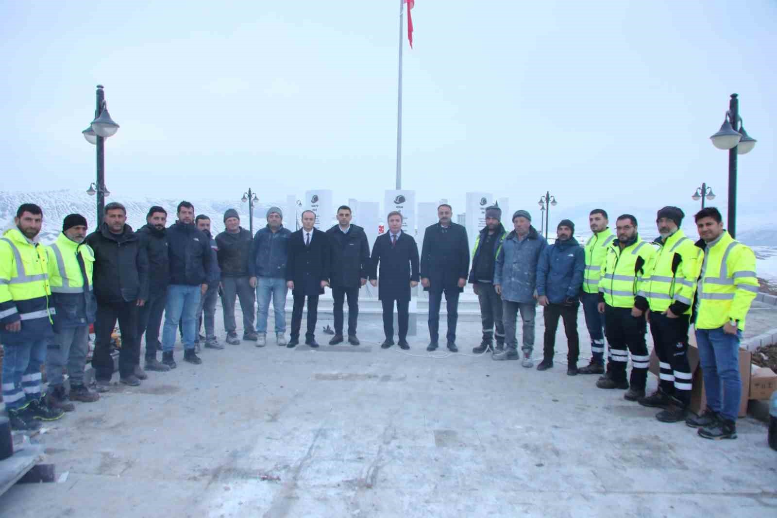 Maden kazasında vefat eden işçiler için anıt yapıldı