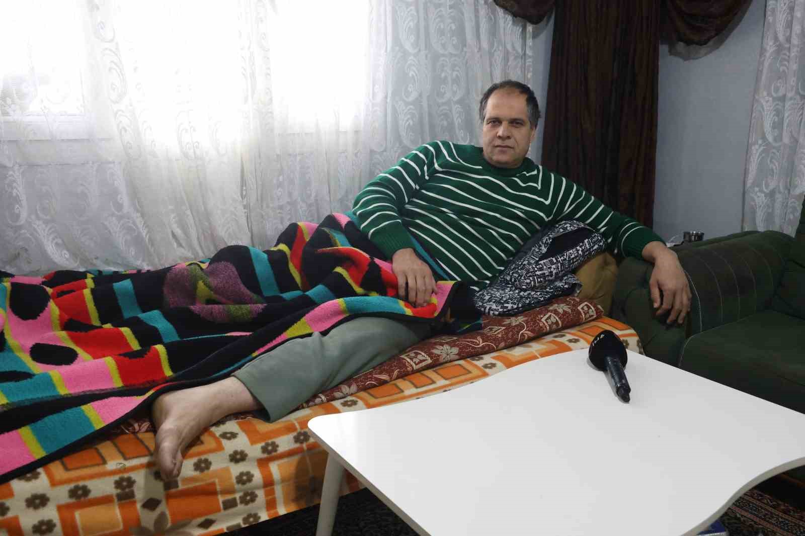 Seyyar köftecinin ölümden saniyelerle kurtulduğu anlar kamerada