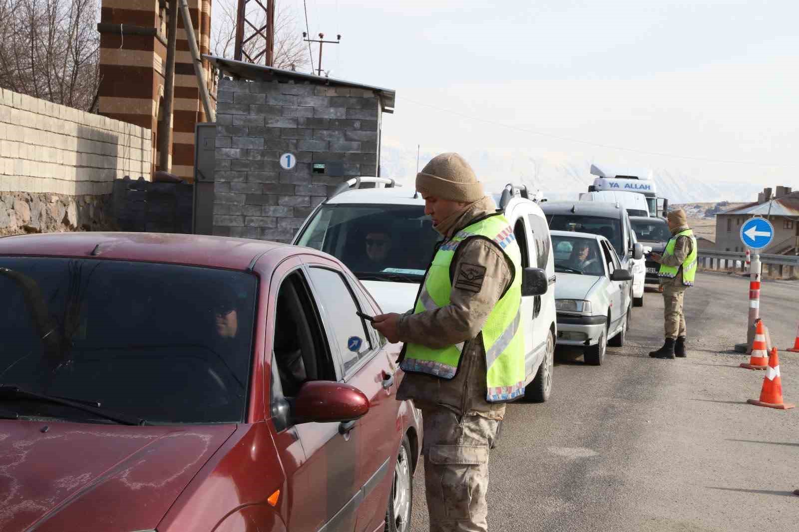 Van’da kesinleşmiş cezası olan 3 kişi yakalandı