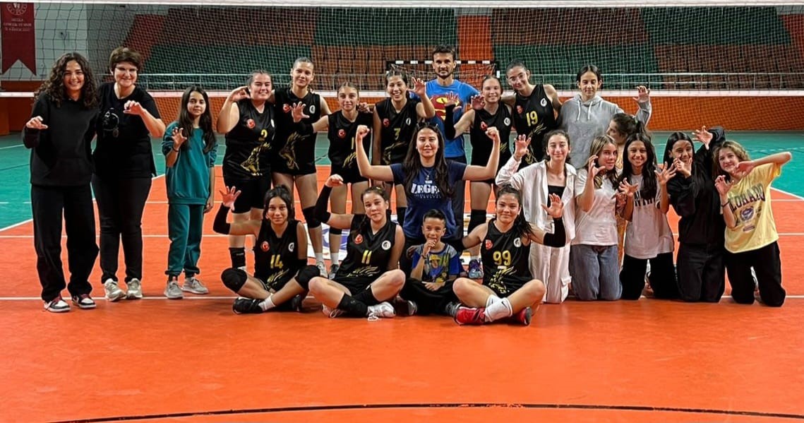 Köyceğiz’de Voleybol Kulübü 7’den 77’ye güçlü kadınlar yetiştiriyor