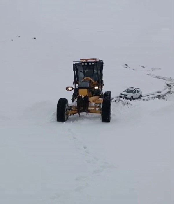 Adıyaman’da okullar tatil yollar kapalı
