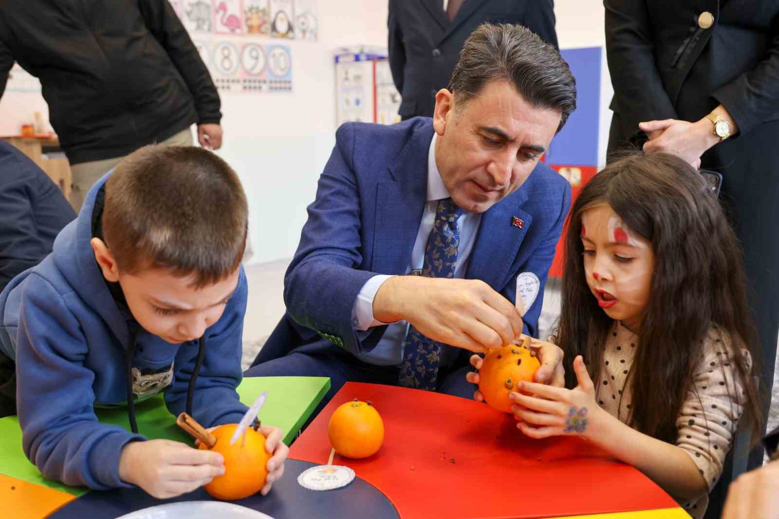 Minik öğrencilerle etkinlik yaptı