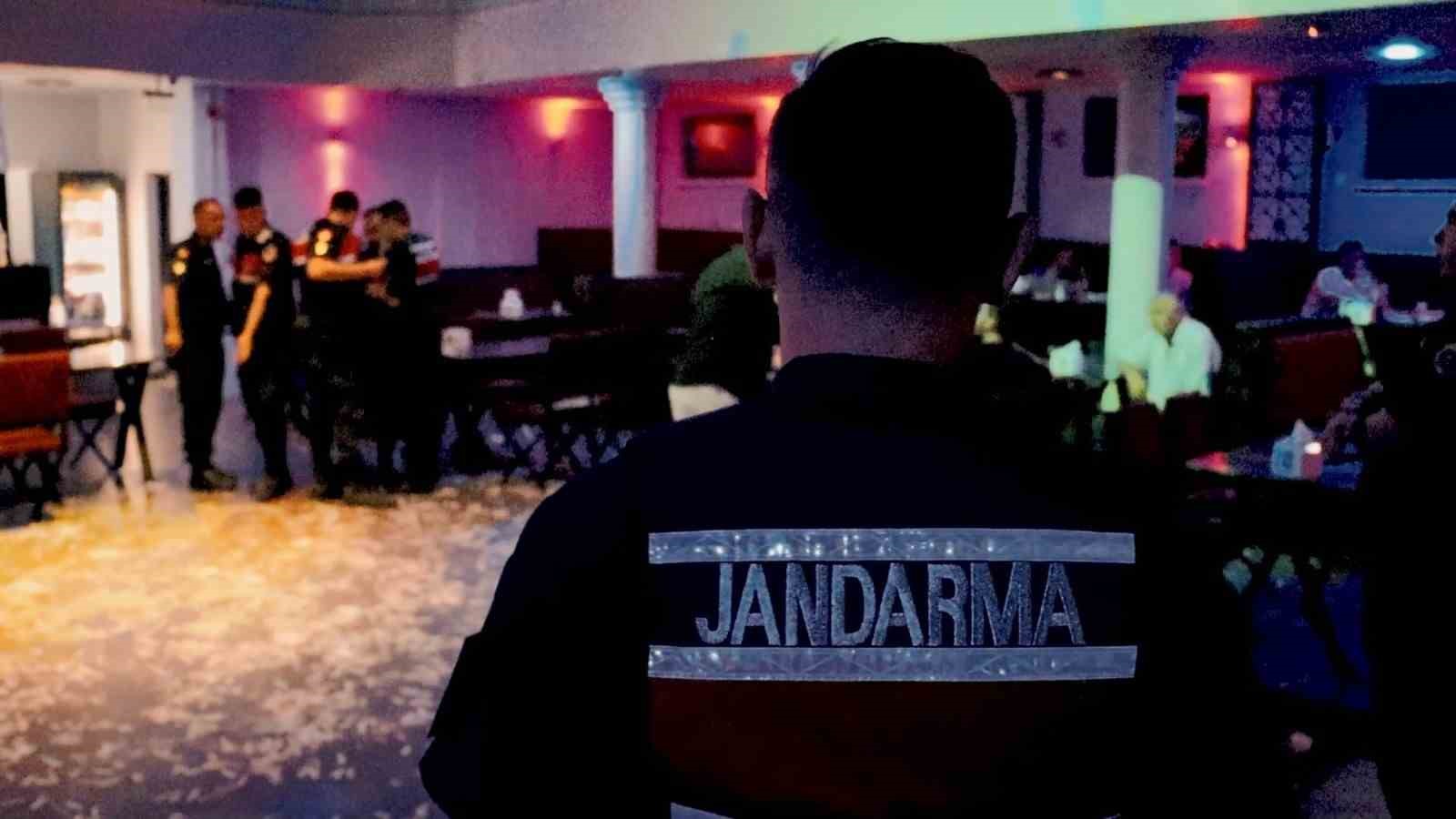 Afyonkarahisar’da aranması olan 11 şahıs yakalandı