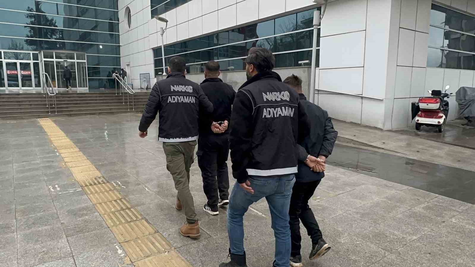 Uyuşturucu operasyonunda 2 şahıs yakalandı